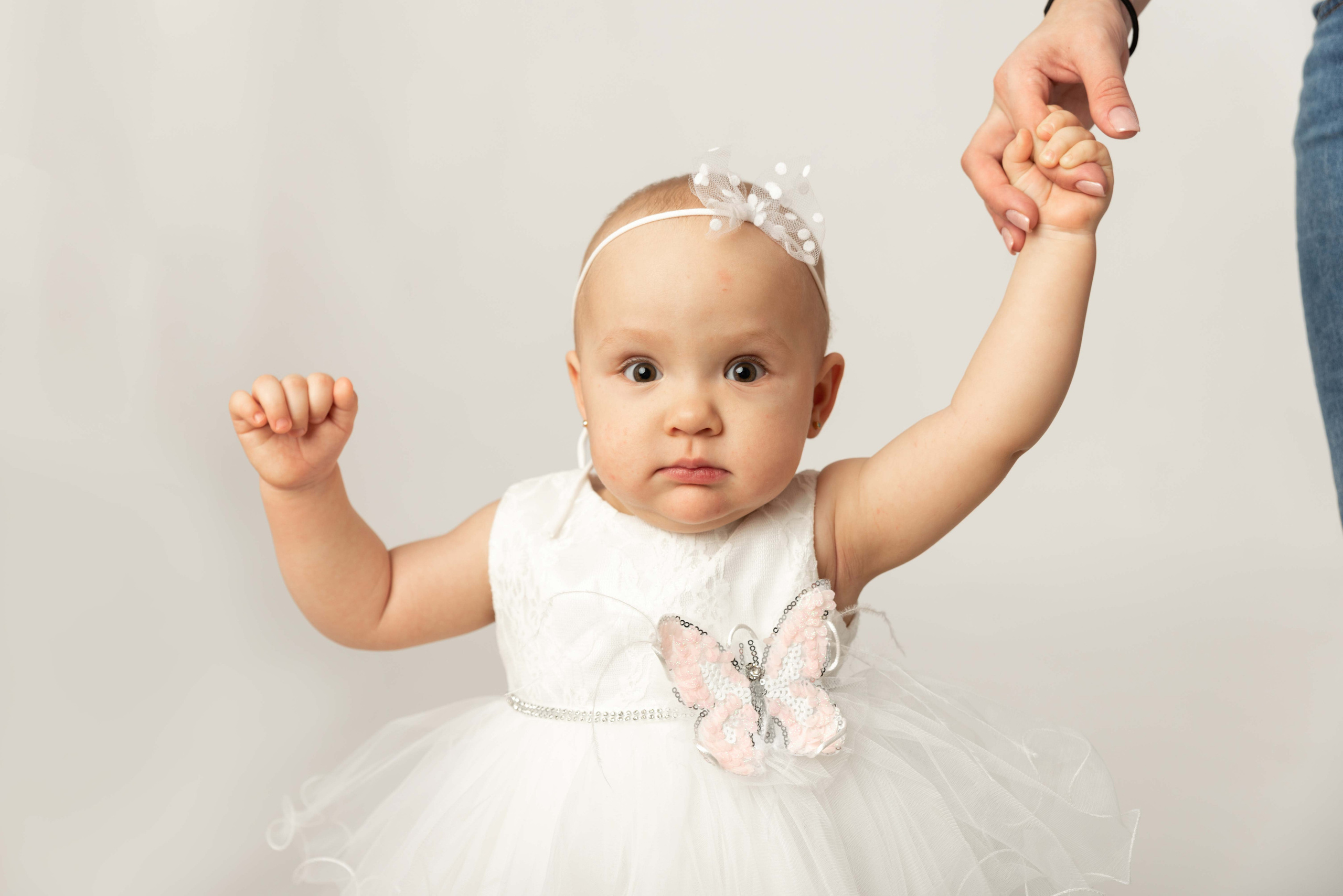 Годовасие «Я и моя семья» малышка Александра мама Анастасия Валюшкина. Фотограф новорожденных в Нижневартовске Лара Курдюкова