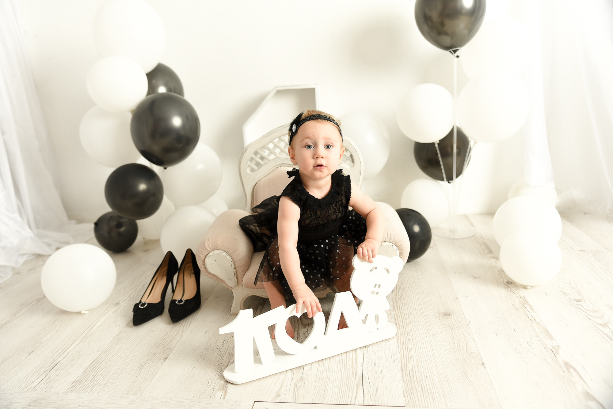 Годовасие «ВСЕ включено» малышка Стефания мама Александра Добрякова. Фотограф новорожденных в Нижневартовске Лара Курдюкова