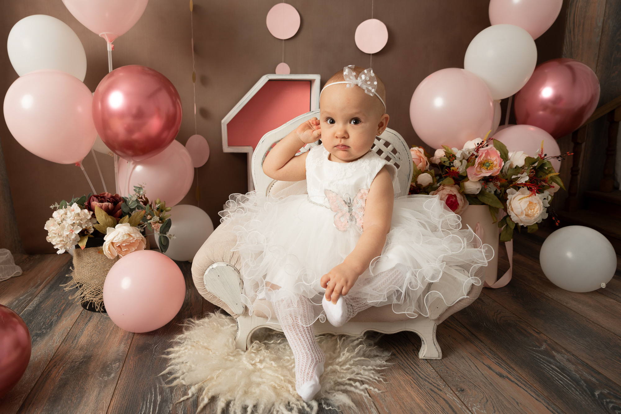 Годовасие «Я и моя семья» малышка Александра мама Анастасия Валюшкина. Фотограф новорожденных в Нижневартовске Лара Курдюкова