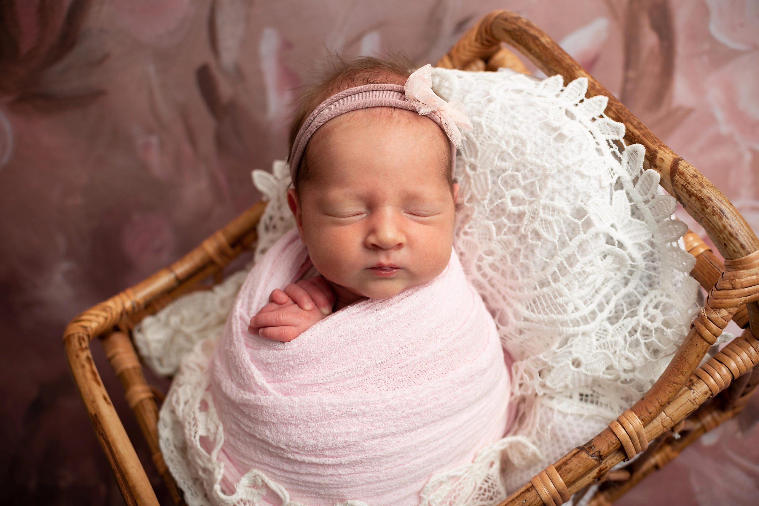 Малышка Амина пакет «Ньюборн ЭКСПРЕСС». Фотограф новорожденных в Нижневартовске Лара Курдюкова