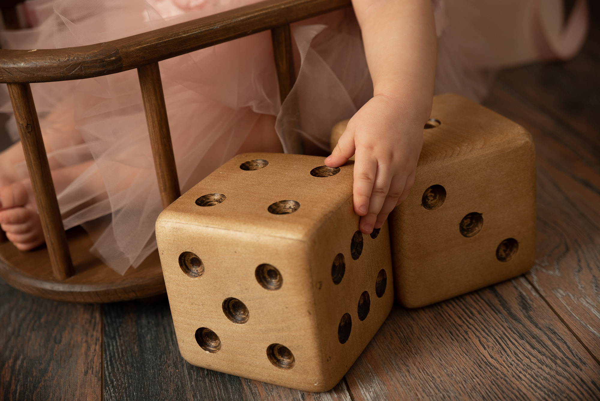 Годовасие «Я и моя семья» малышка Александра мама Анастасия Валюшкина. Фотограф новорожденных в Нижневартовске Лара Курдюкова