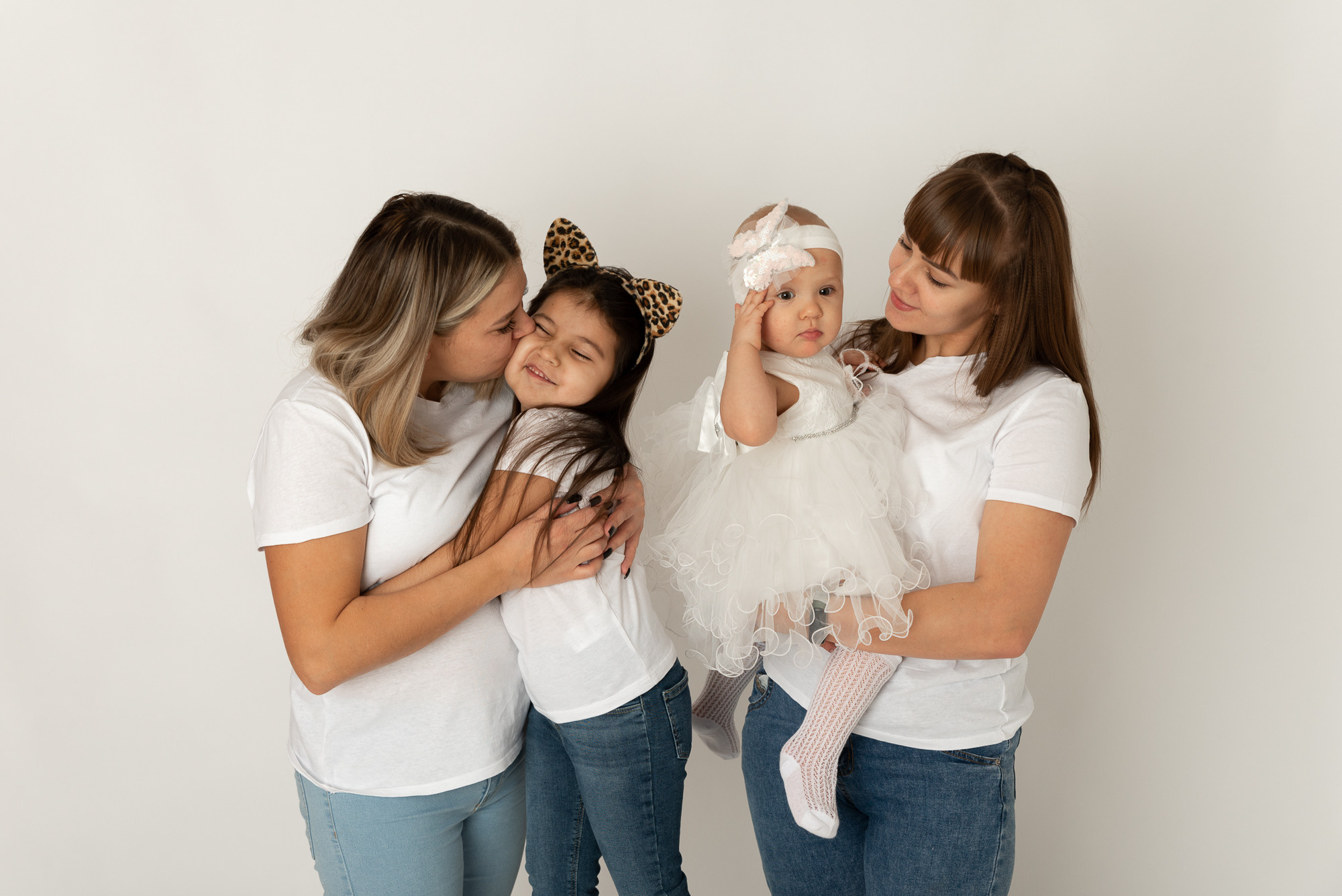 Годовасие «Я и моя семья» малышка Александра мама Анастасия Валюшкина. Фотограф новорожденных в Нижневартовске Лара Курдюкова