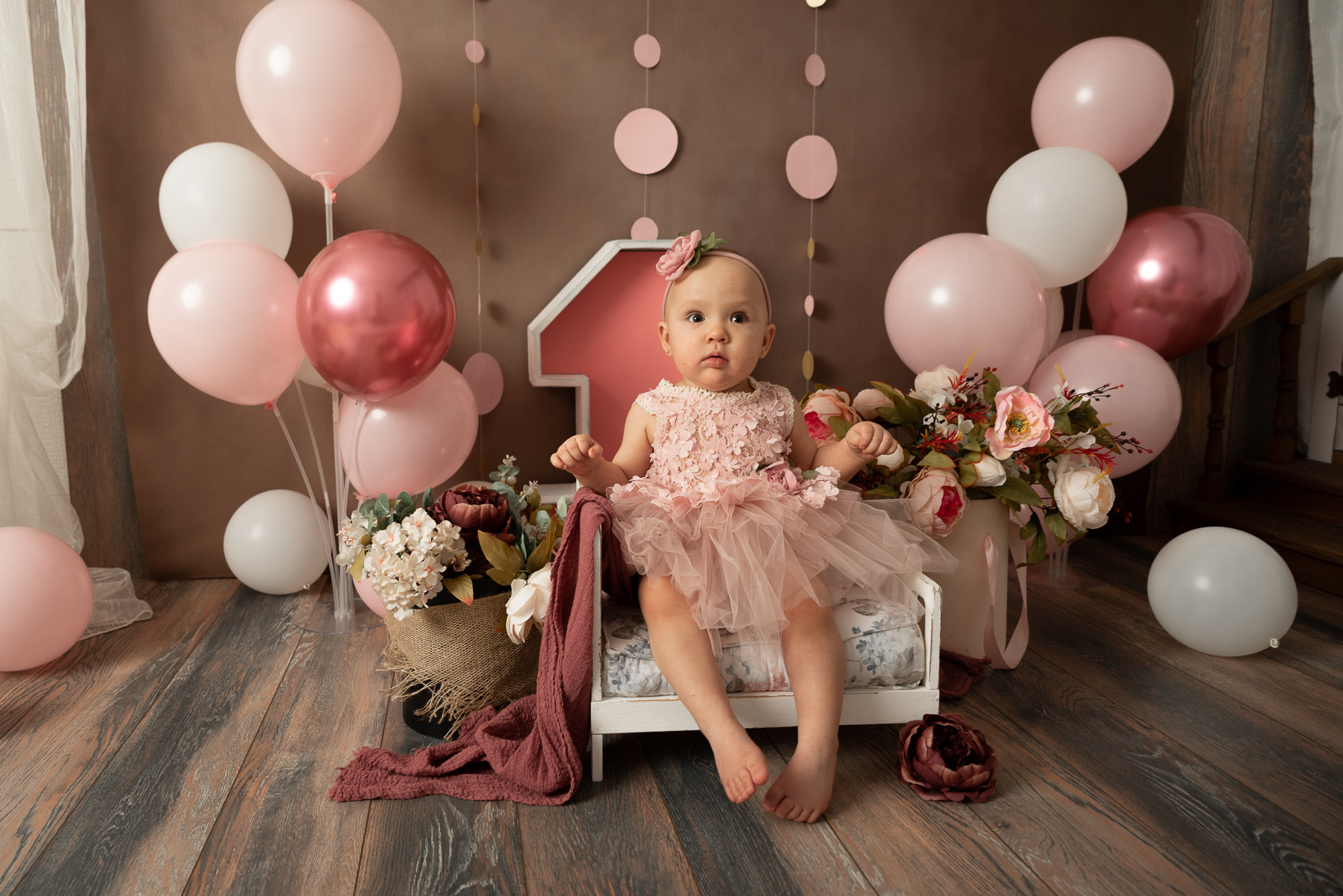 Годовасие «Я и моя семья» малышка Александра мама Анастасия Валюшкина. Фотограф новорожденных в Нижневартовске Лара Курдюкова