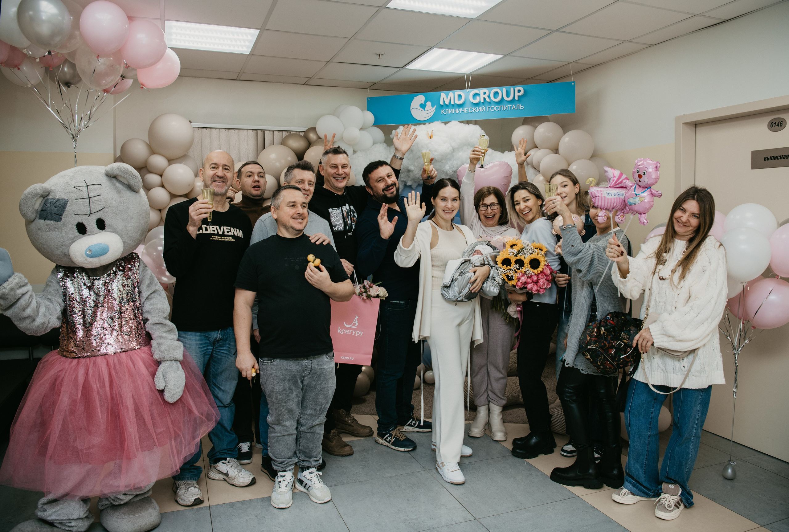 Выписка Сарочки. Мать и дитя на Севастопольском. Фотограф на выписку из роддома в Москве и МО