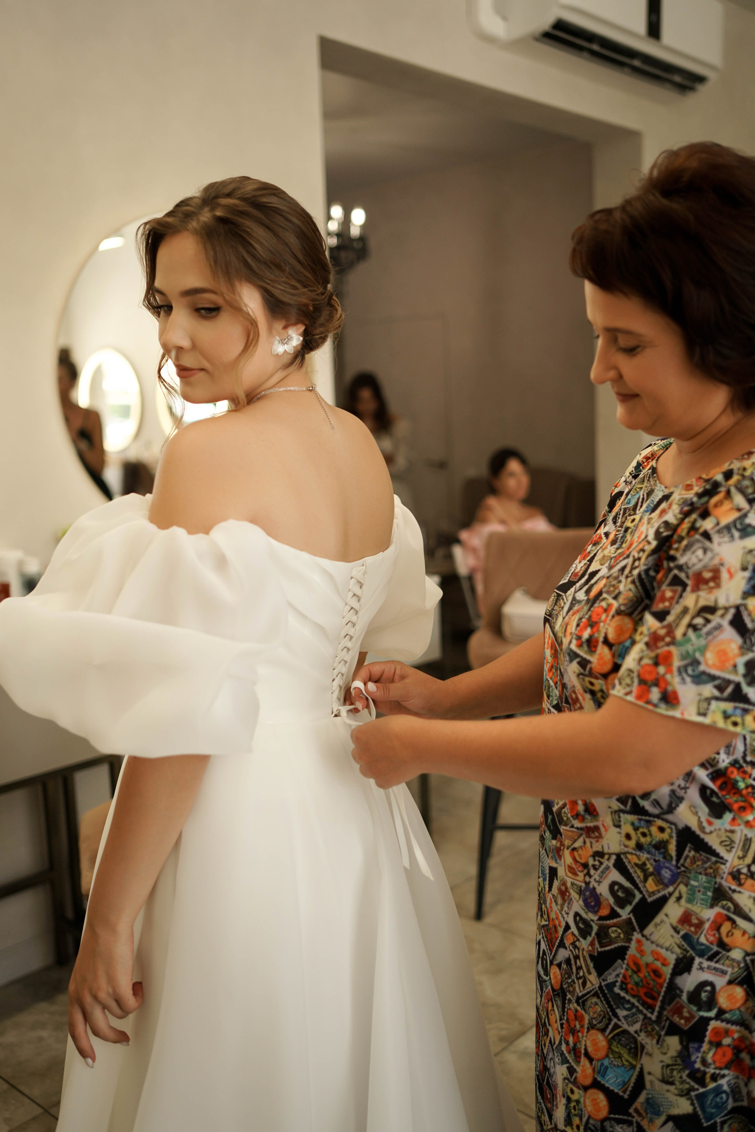 Лиза и Сережа: регистрация, прогулка и банкет. Фотограф в Иркутске