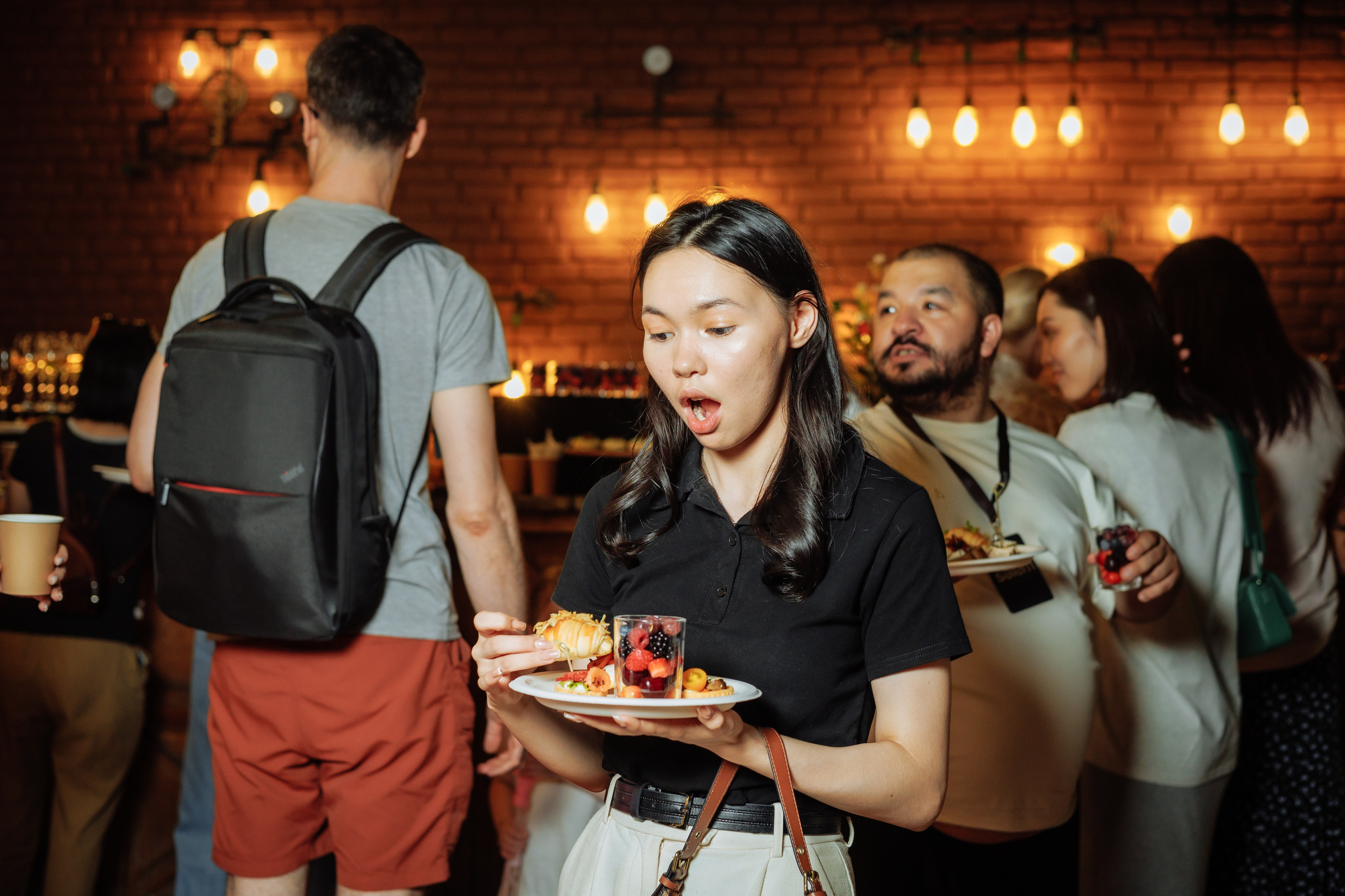 Съемка мероприятия Salem Social Media по заказу кейтеринг компании. Коммерческий и репортажный фотограф в Алматы — Jora Abramov