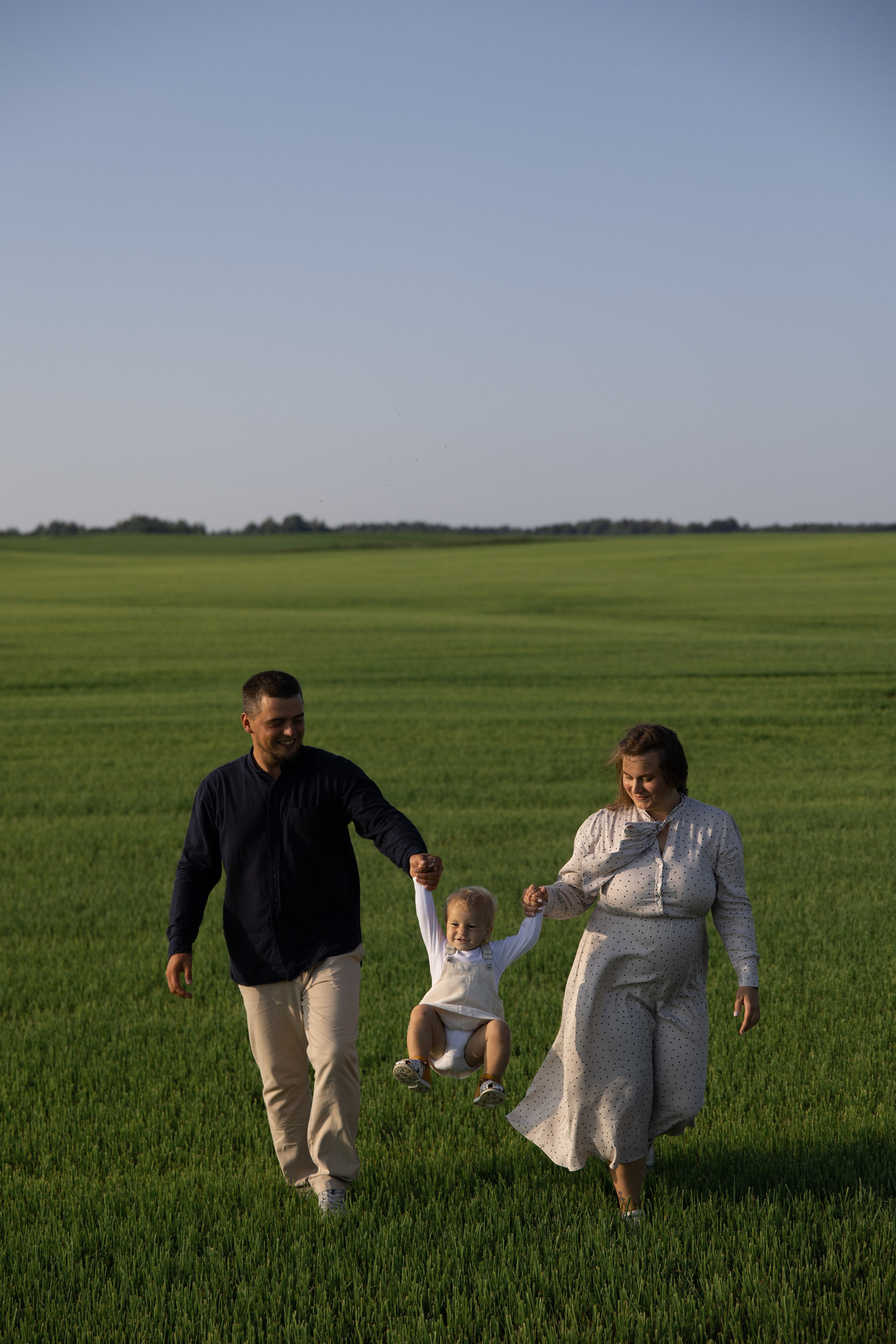 Семейная в поле. Свадебный фотограф в Санкт — Петербурге и Ленинградской о