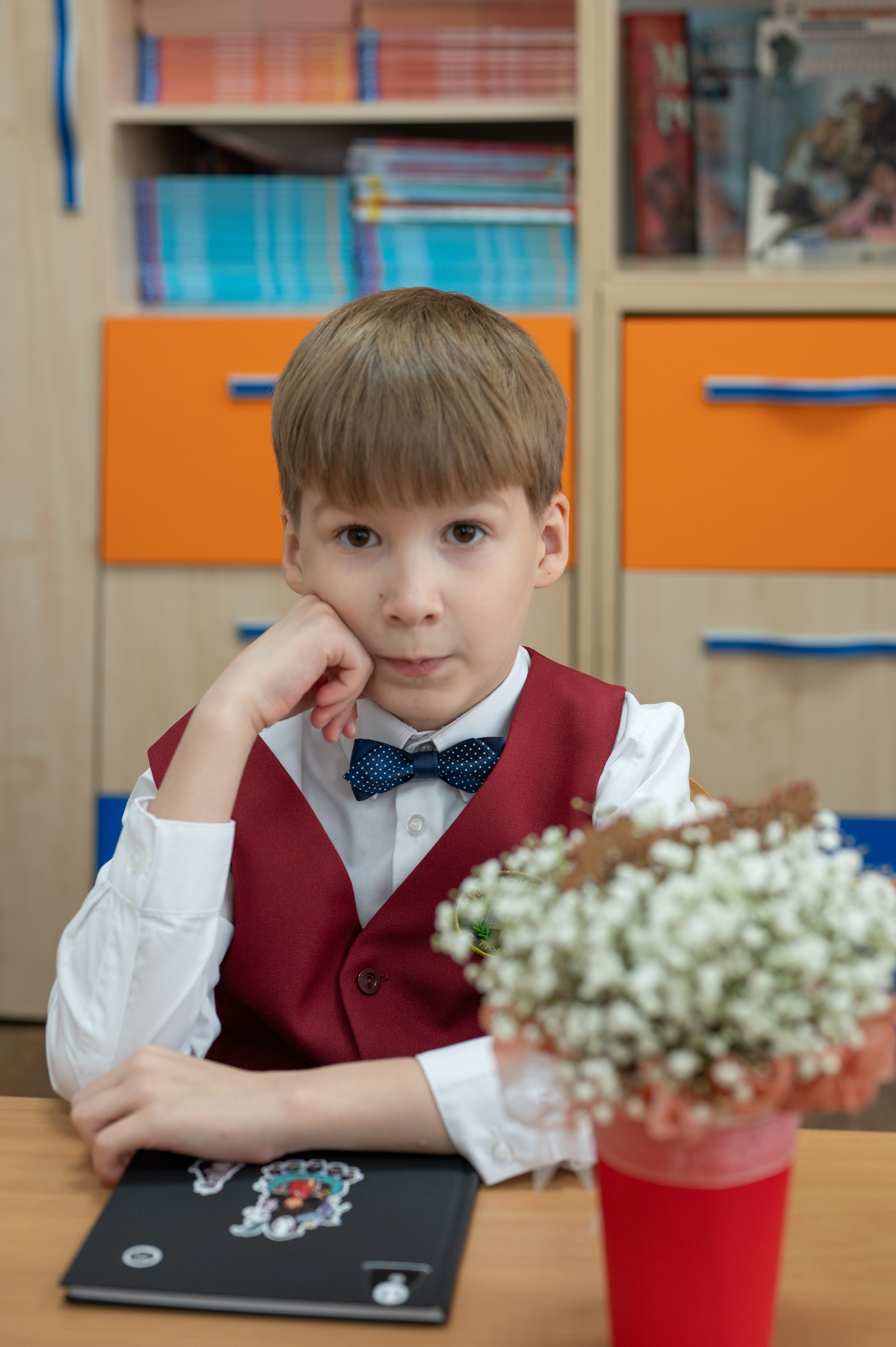 1 сентября 16 гимназия 2 класс (линейка + в классе+ на улице). Фотограф новорожденных, семейный детский в Тюмени Татьяна Морозова