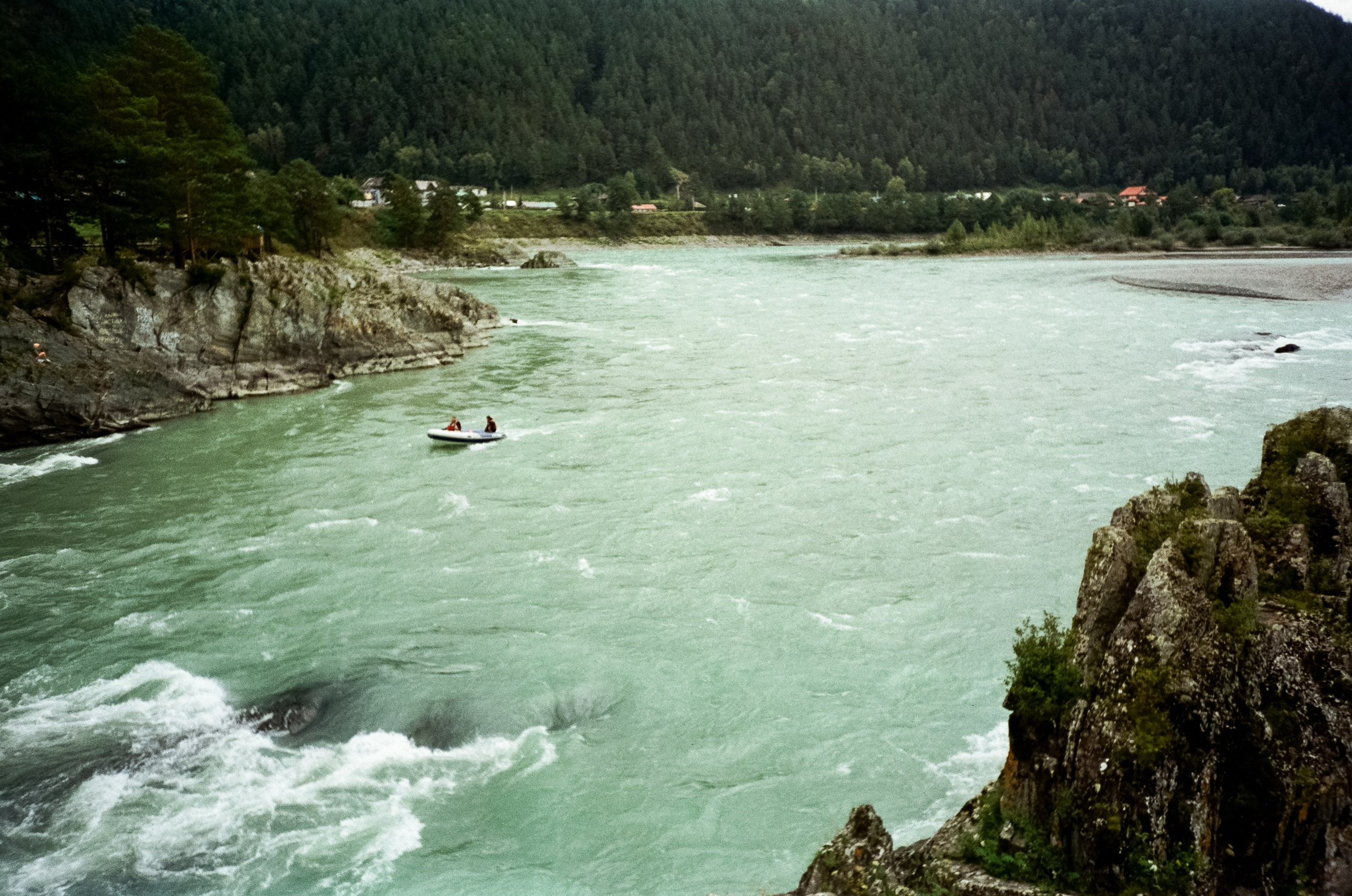 Зубы Дракона. Подвесной мост, скалы и Катунь. Фотограф-документалист Мария Осокина