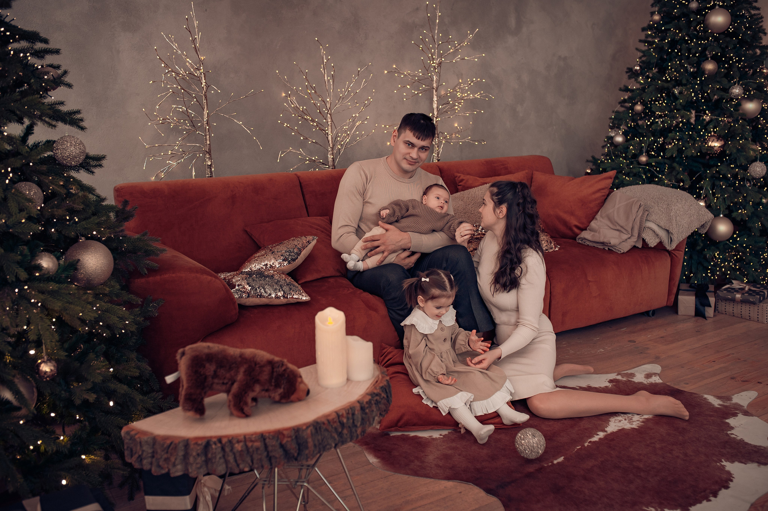 Виктория, Александр, Ванюша и Ариша. Фотографы крещения/венчания  Красноярск Татьяна и Вячеслав Переваловы