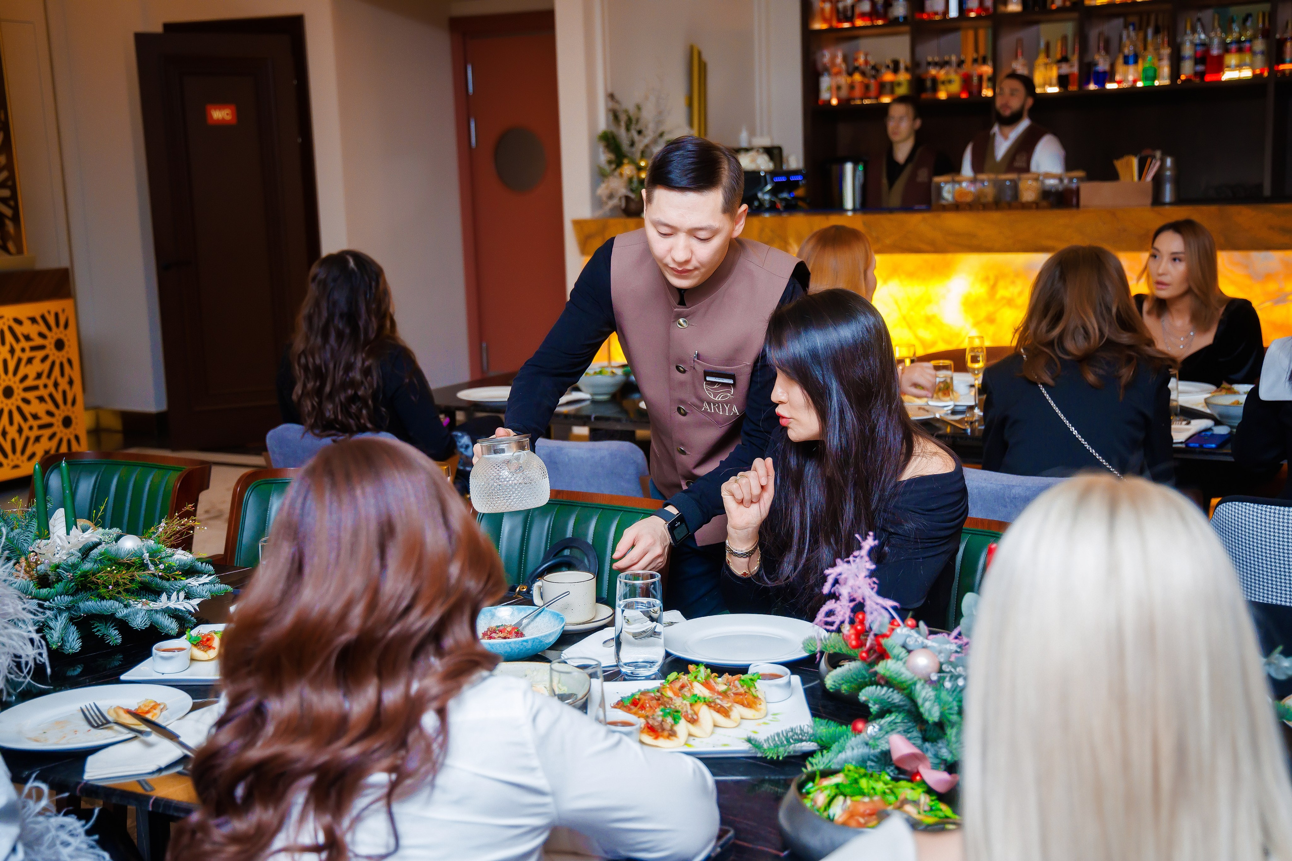 Мероприятие в заведении. Семейный и Свадебный фотограф в Астане Александр Астапов