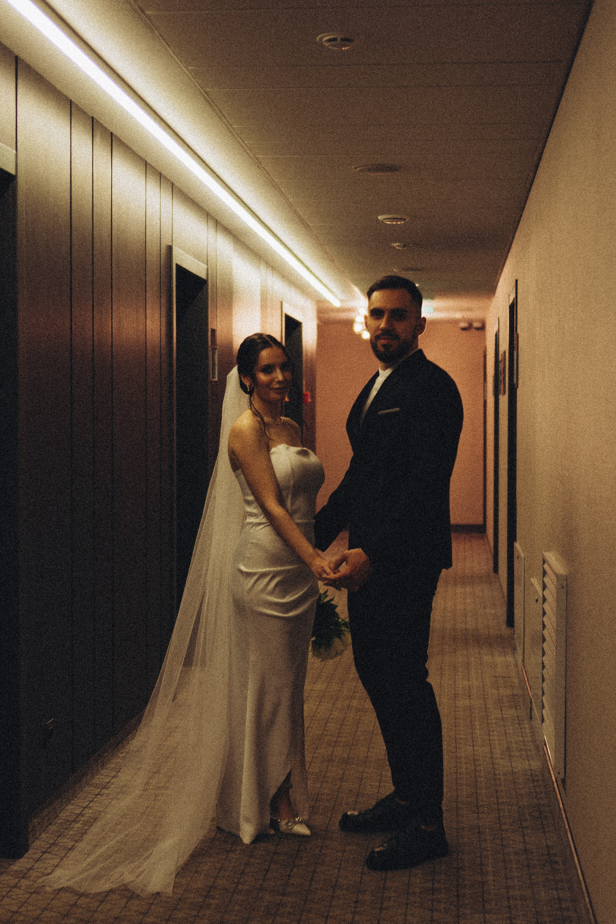 СВАДЕБНАЯ СЬЕМКА СБОРОВ ЖЕНИХА И НЕВЕСТЫ В ОТЕЛЕ И ТАКЖЕ ФОТОСЕССИИЯ В ОТЕЛЕЕ МЕГАПОЛИС БРЯНСК. Профессиональный фотограф, Санкт-Петербург — Виктория Богомолова