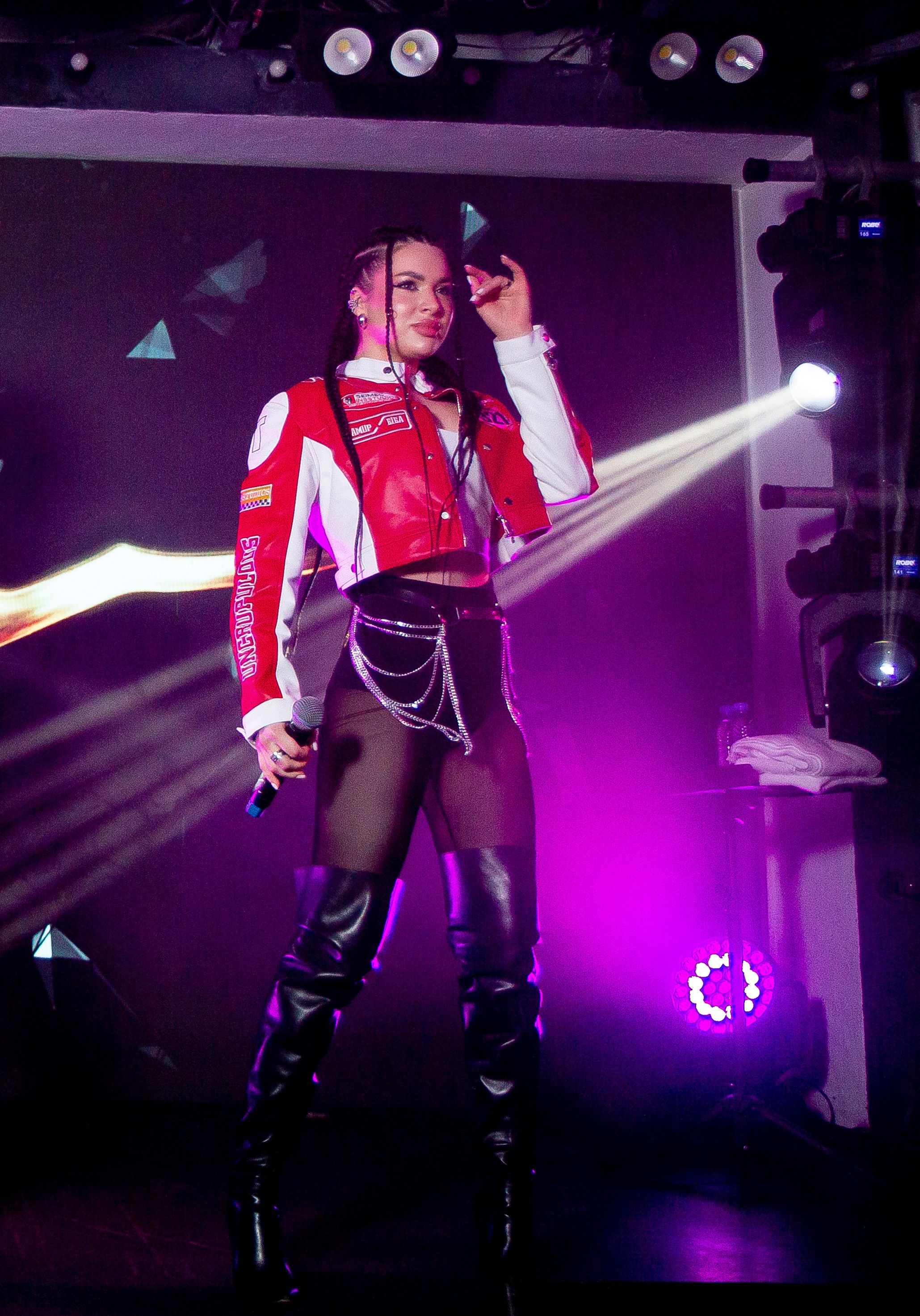 Концерт VA.NO | QUEST PISTOLS SHOW. Репортажный фотограф в Ялте Алексей Семёнов