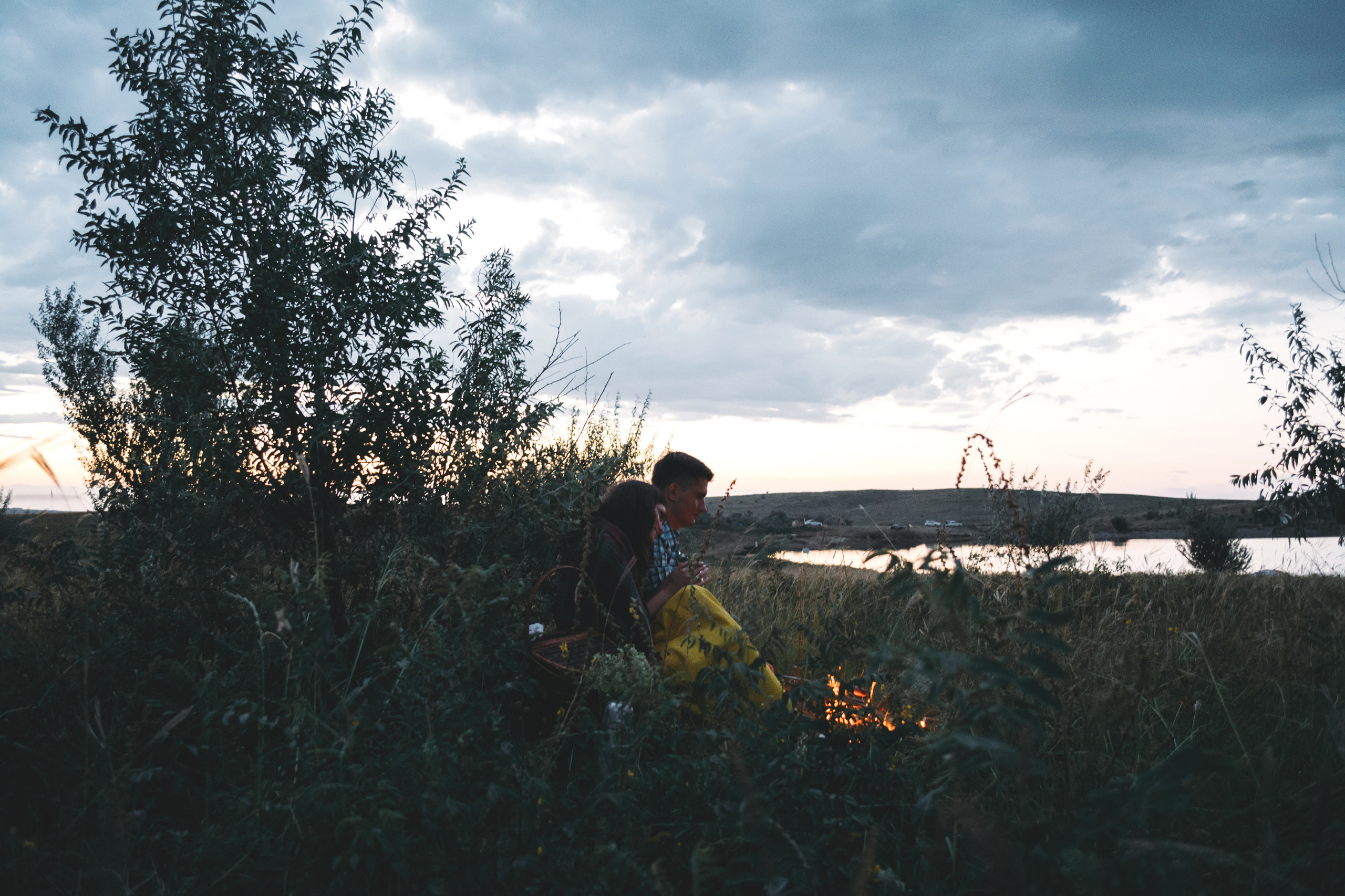 У костра. Фотограф Ким Ангелина