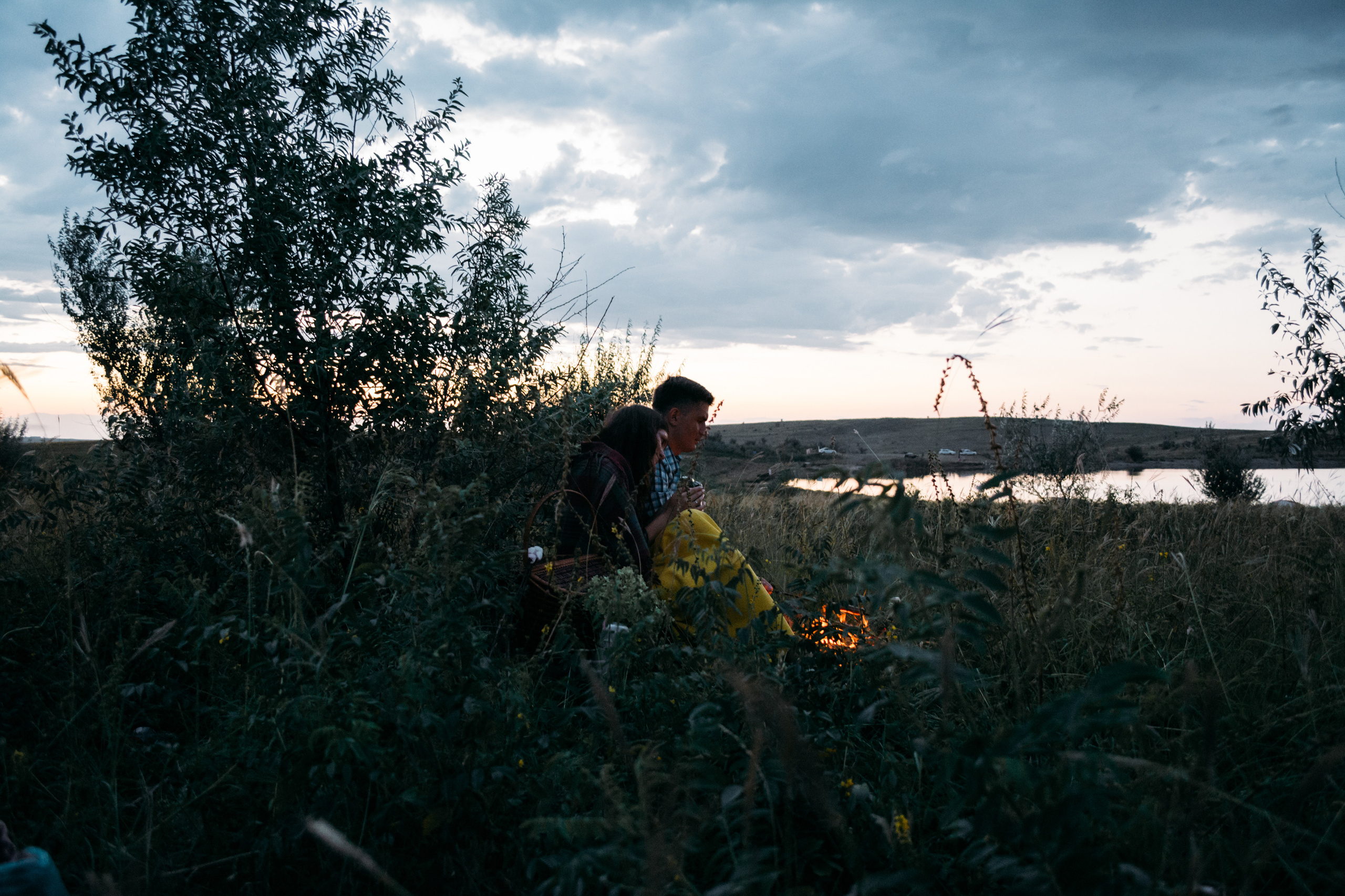 У костра. Фотограф Ким Ангелина