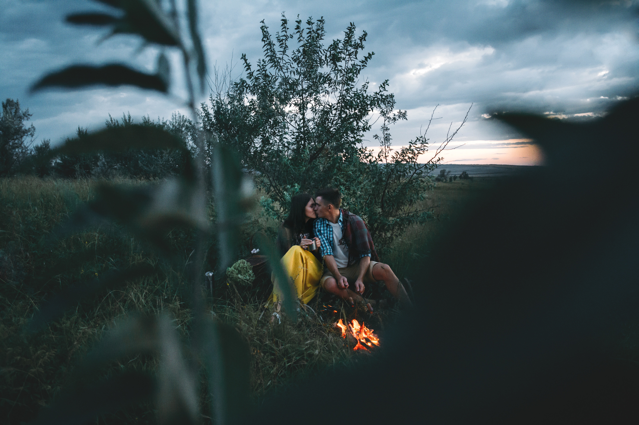 У костра. Фотограф Ким Ангелина