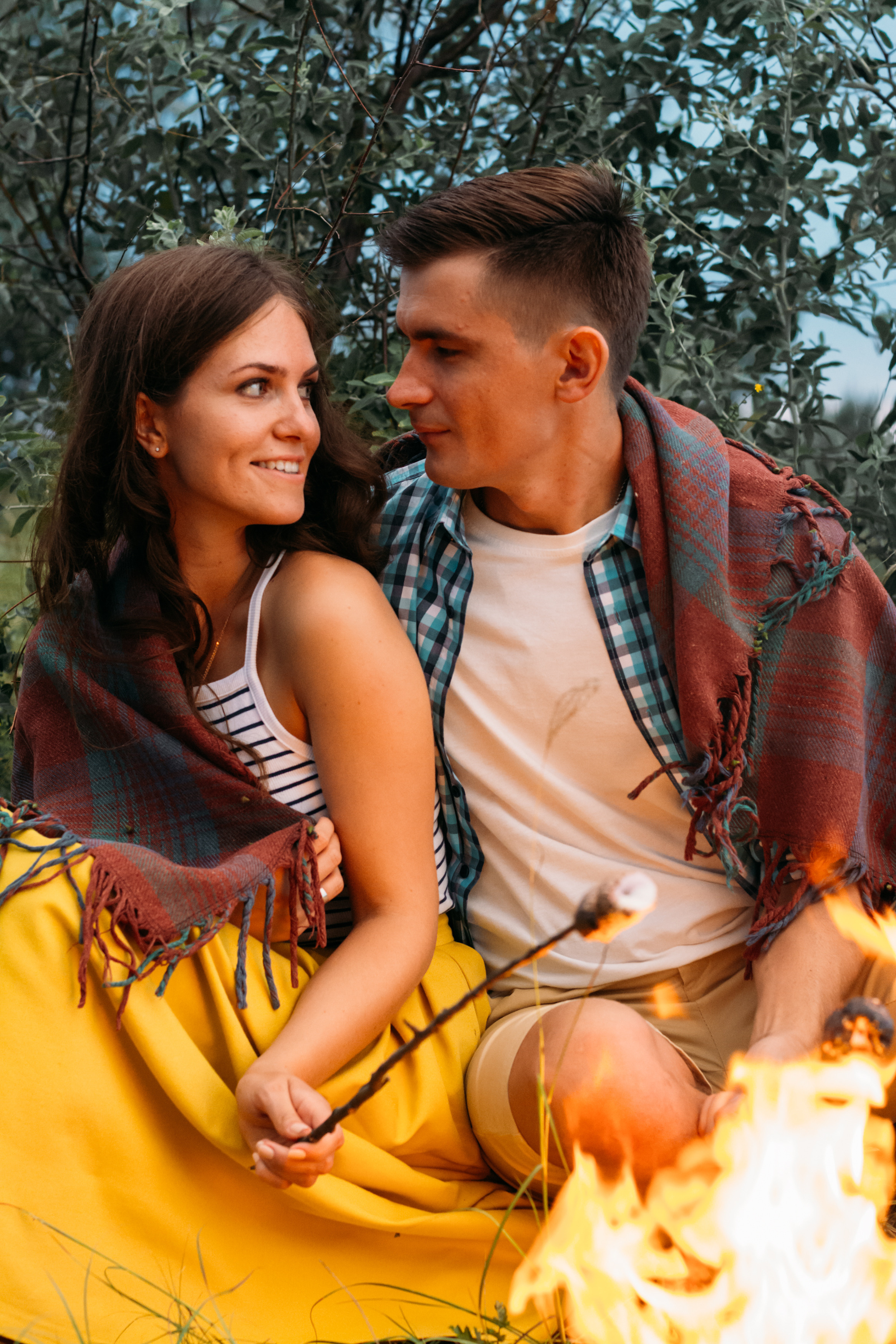 У костра. Фотограф Ким Ангелина