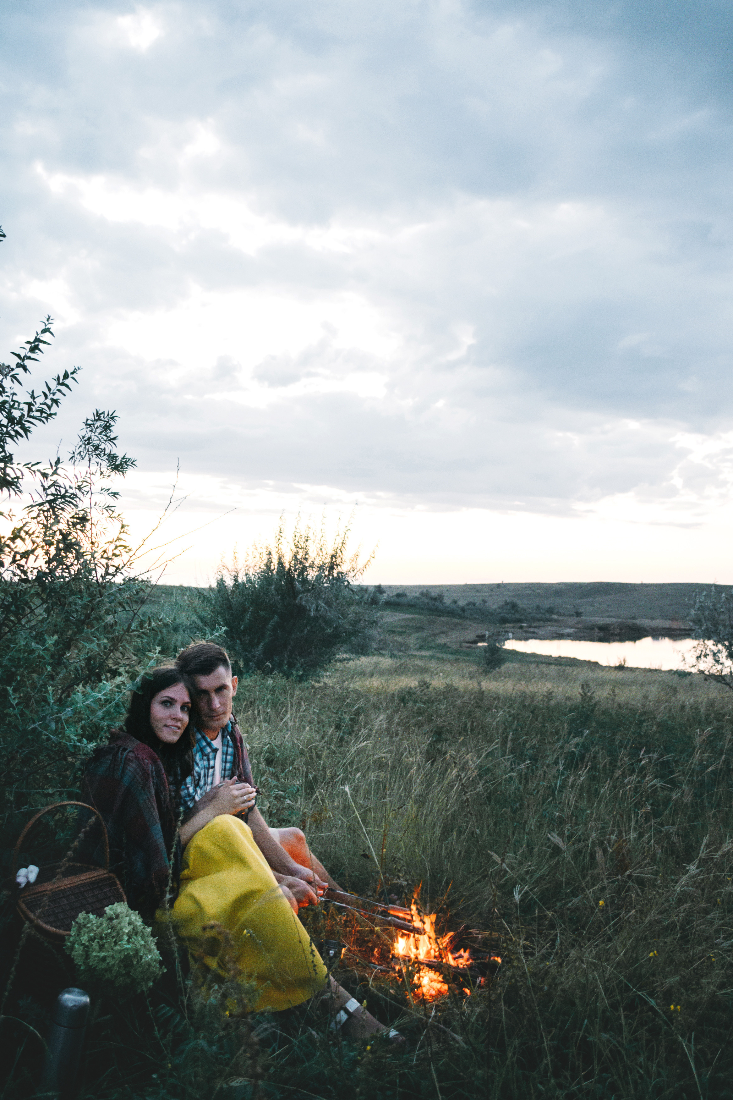 У костра. Фотограф Ким Ангелина