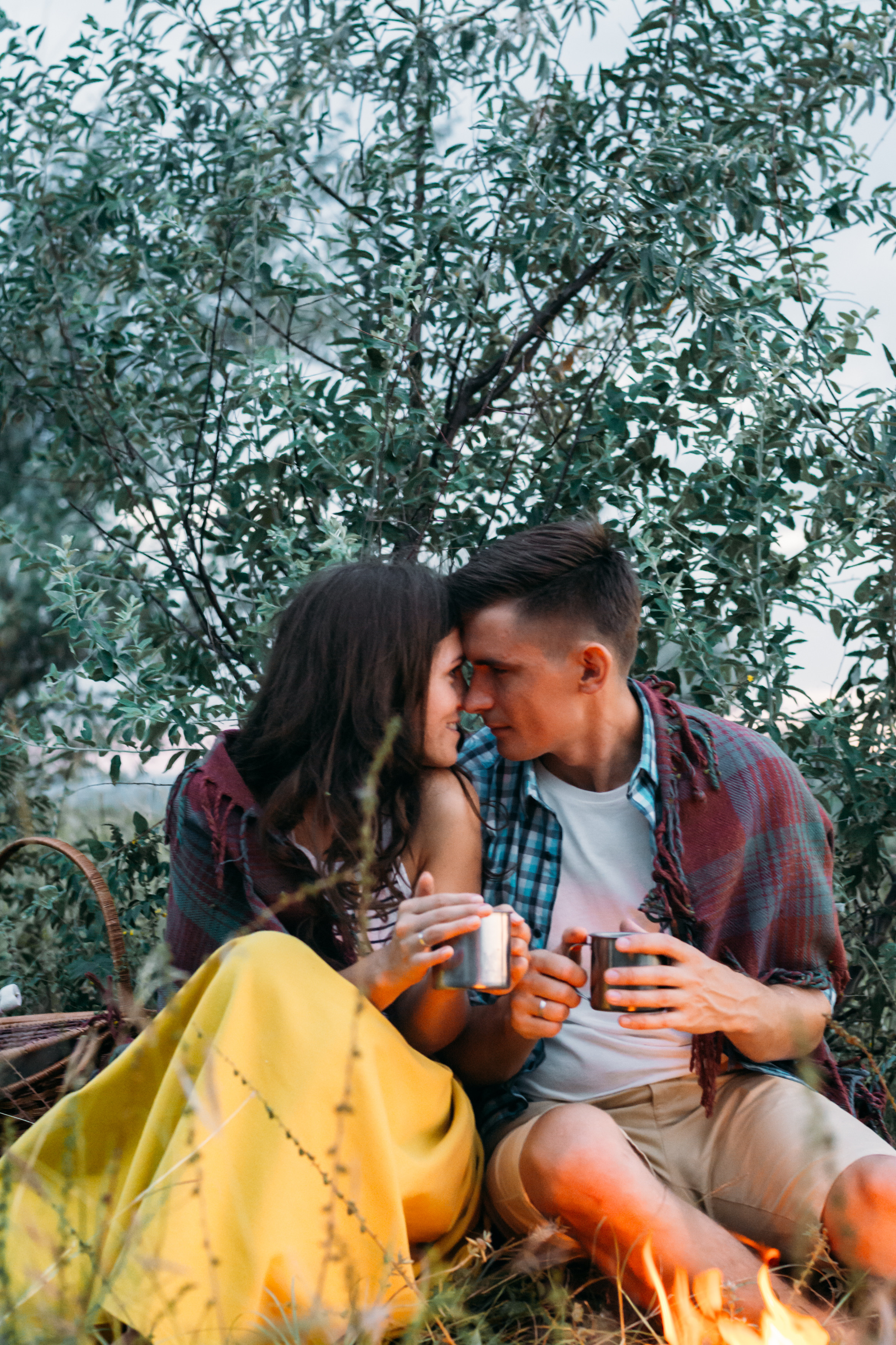 У костра. Фотограф Ким Ангелина