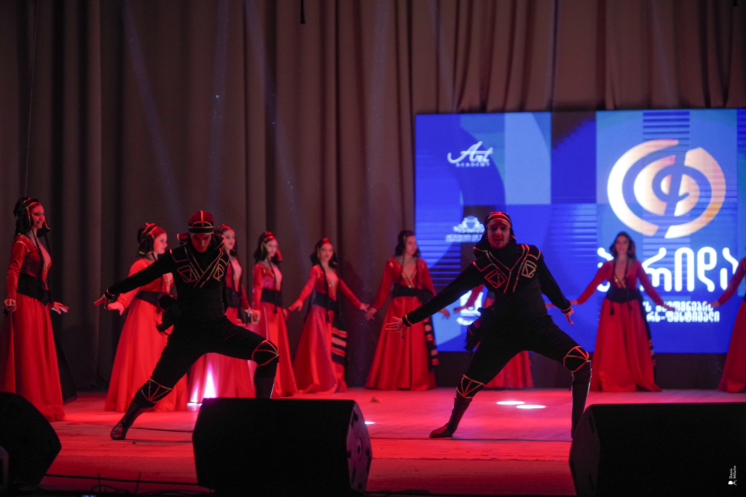 Танцы в Хоби. Портретный фотограф Денис Милютин