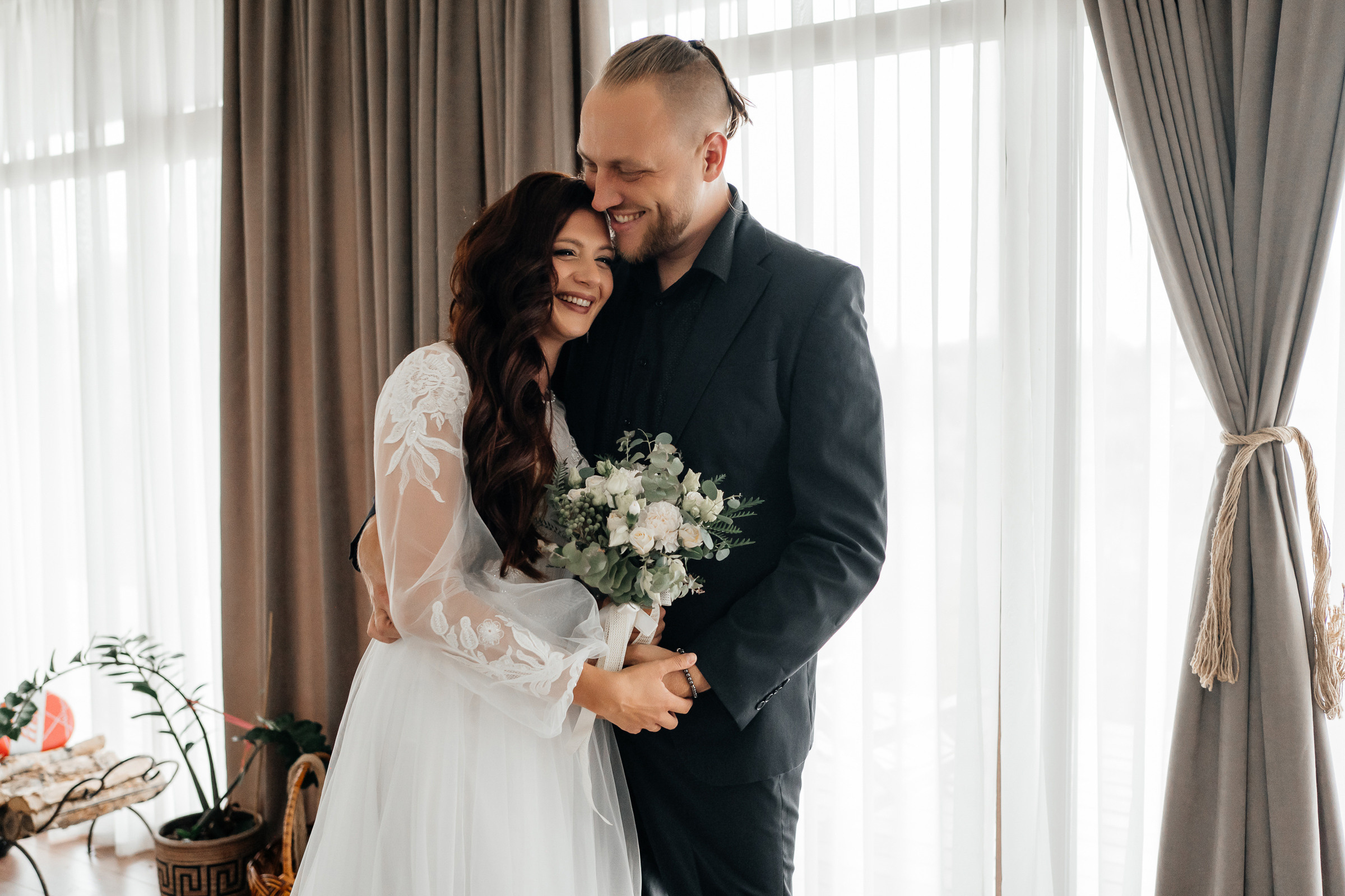 Дмитрий и Мария. Свадебный фотограф Камчатка Петровский Павел