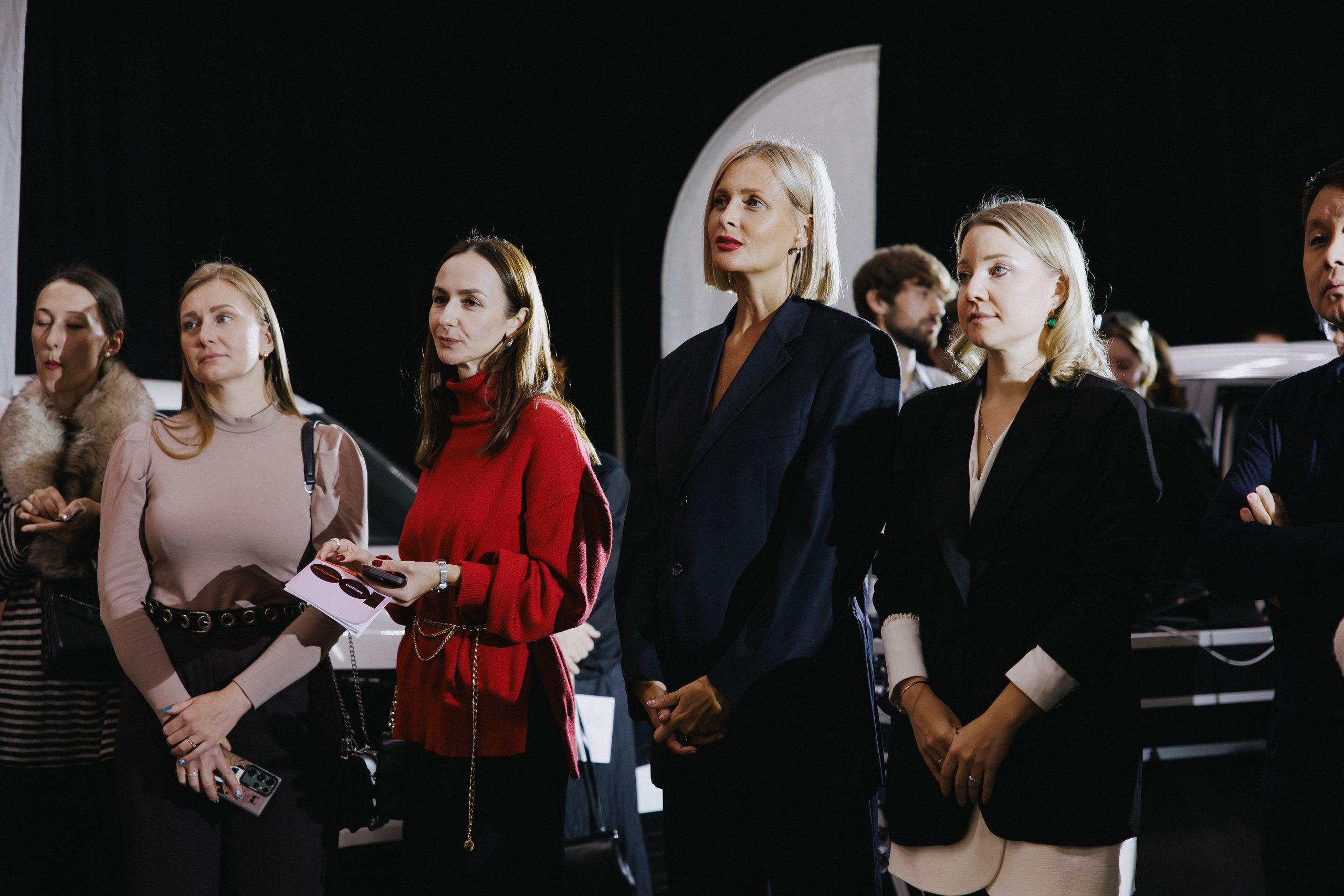 Выставка СТО ВЕЩЕЙ В ИНТЕРЬЕРЕ. Фотограф Иркутск Антипин Сергей