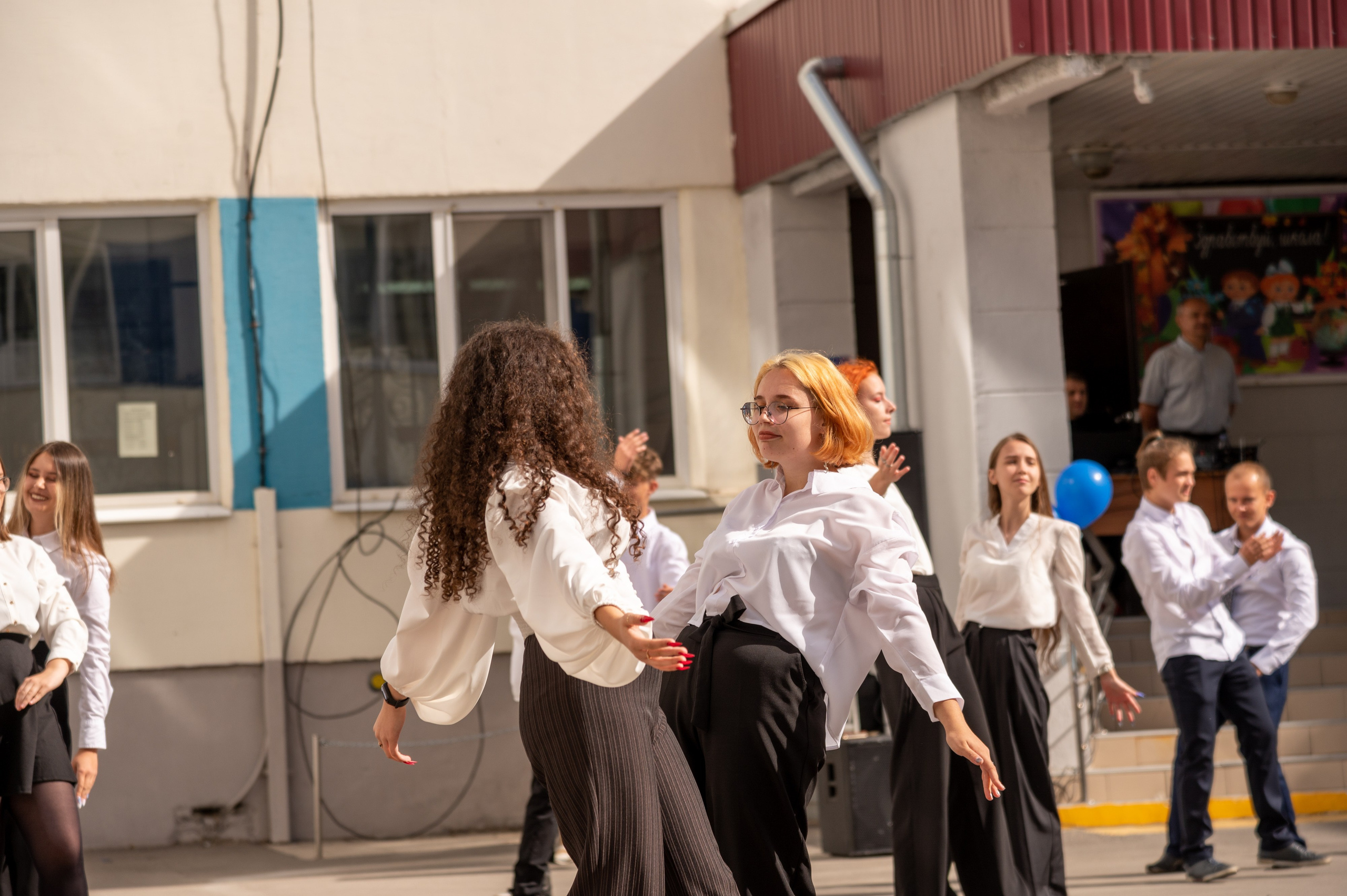 Школьная фотосессия в Туле. Портретный, семейный, свадебный фотограф. Бизнес, контент съёмка. Тула
