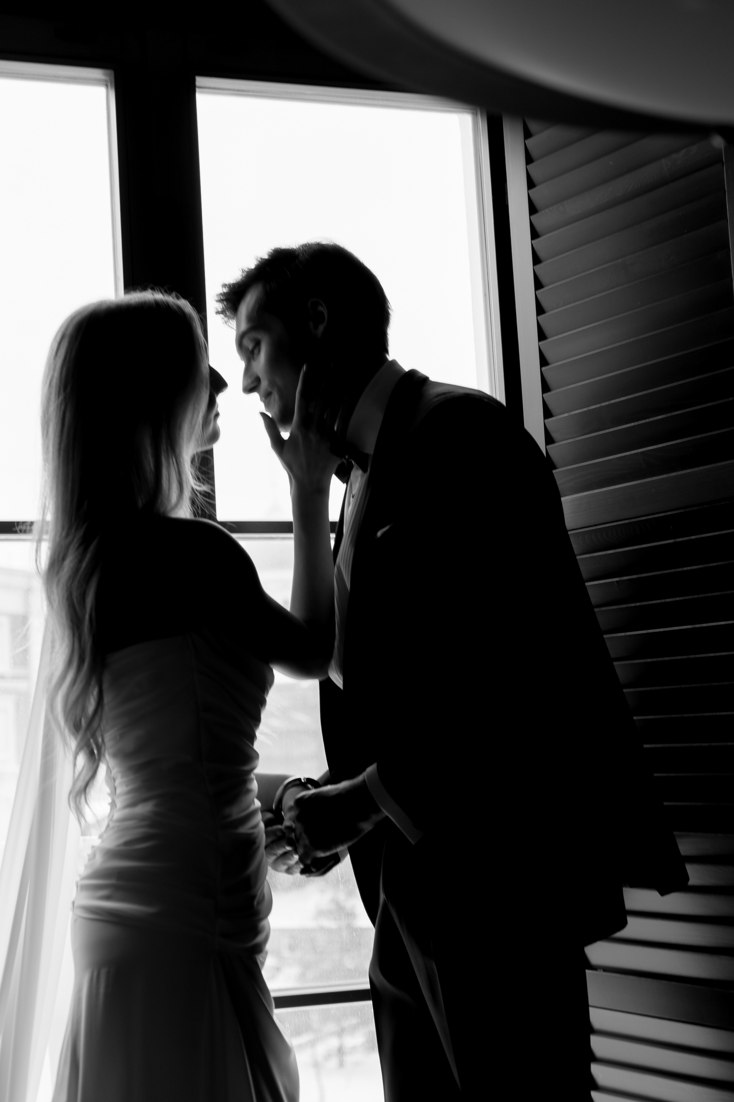 ЭЛЕГАНТНАЯ СВАДБЕНАЯ СЬЕМКА ЖЕНИХА И НЕВЕСТЫ В ДОРОГОМ ОТЕЛЕ САНКТ-ПЕТЕРБУРГА. Профессиональный фотограф, Санкт-Петербург — Виктория Богомолова