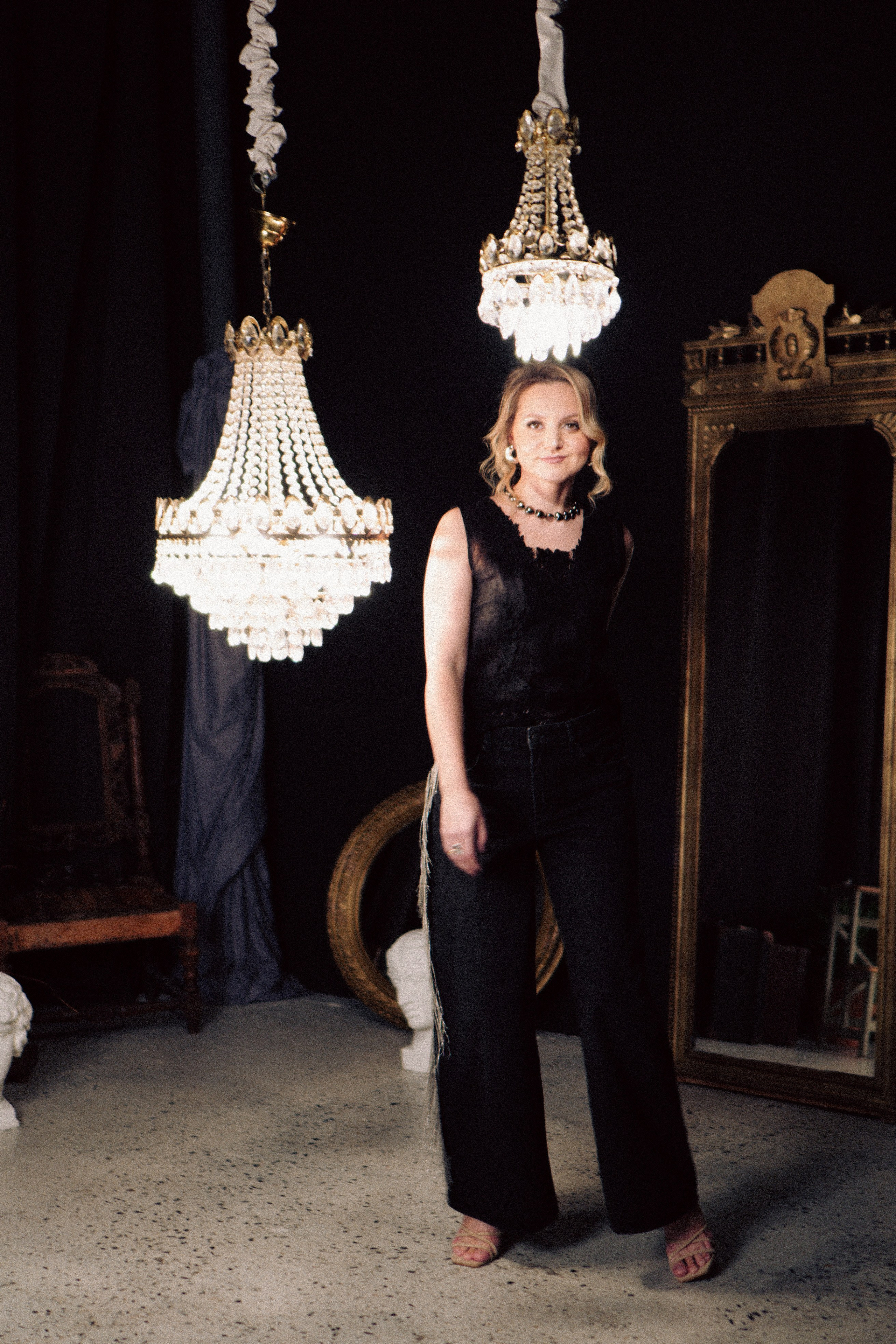 НОВОГОДНЯЯ ФОТОСЕСИИЯ В СТУДИИ ДЛЯ ДЕВУШКИ И ПРОГУЛКА ПО ЧЕРНЫШЕВСКОЙ. Профессиональный фотограф, Санкт-Петербург — Виктория Богомолова