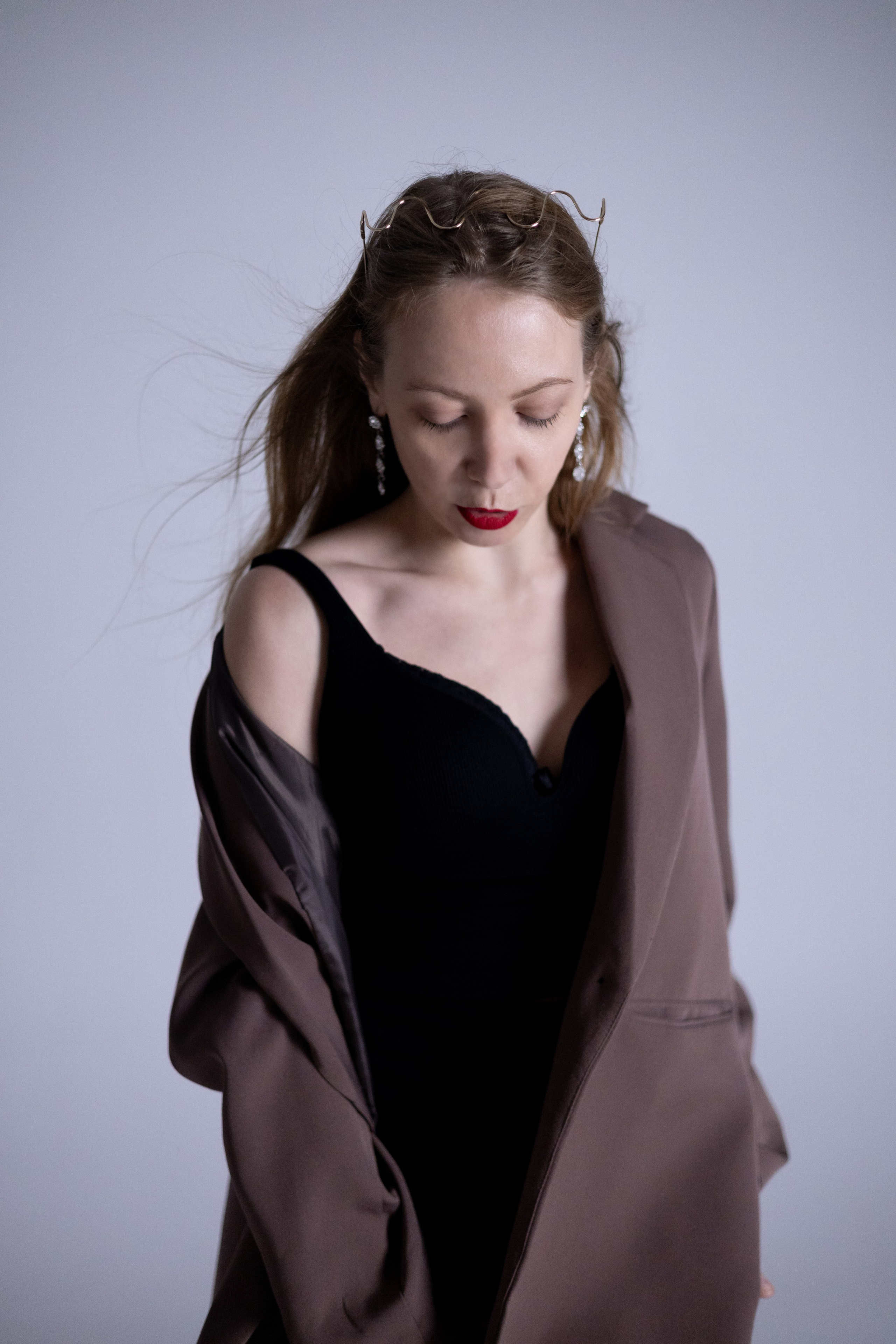 ЖЕНСКИЕ ПОРТРЕТЫ СТУДИЯ 2026. Фотограф Красноярск съемки лавстори, фотосессия в студии, портретная съемка, творческие фотосессии