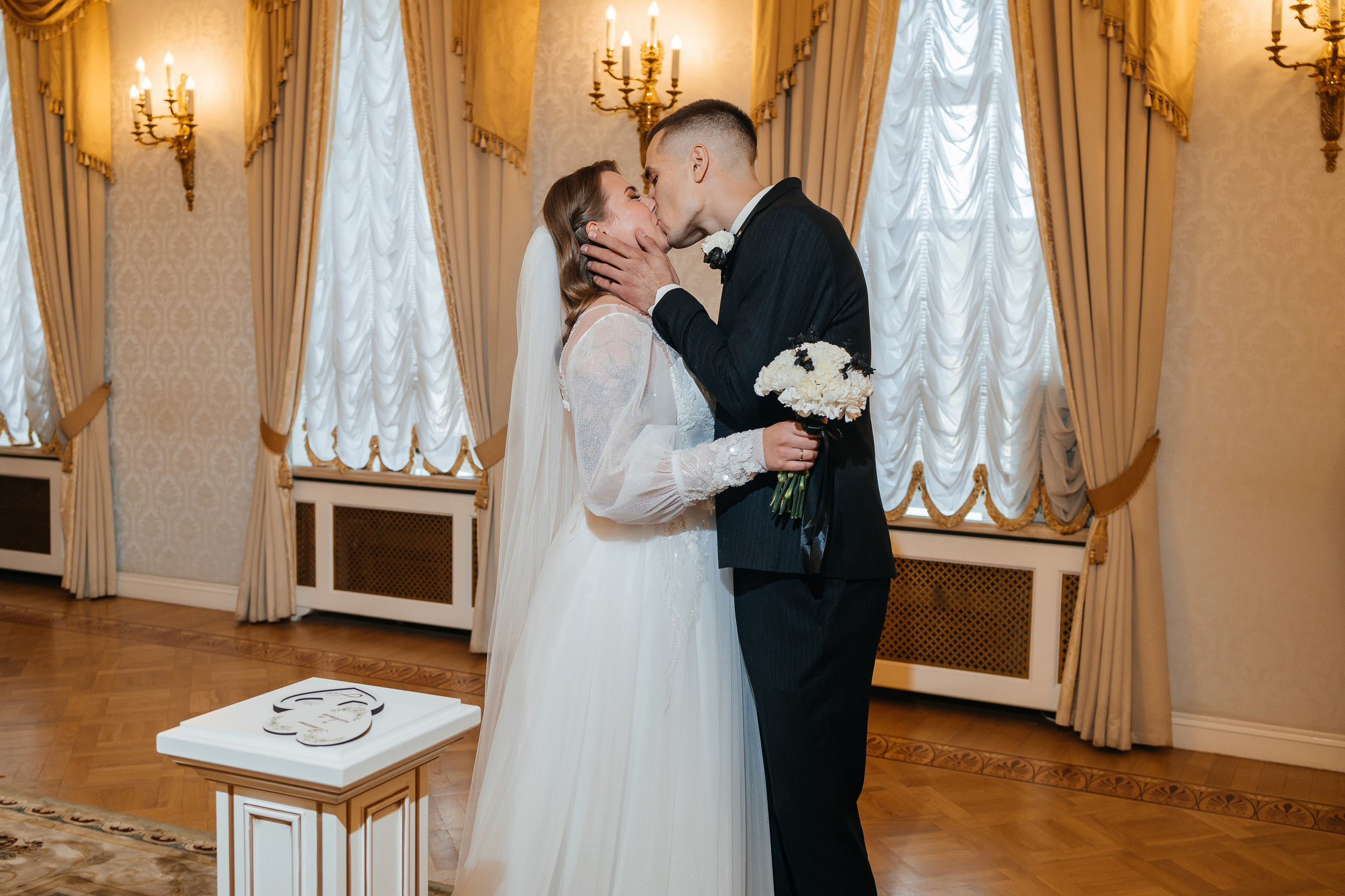 Романтическая фотосессия в исторической усадьбе. Олег Сверчков | Свадебный фотограф Вологда