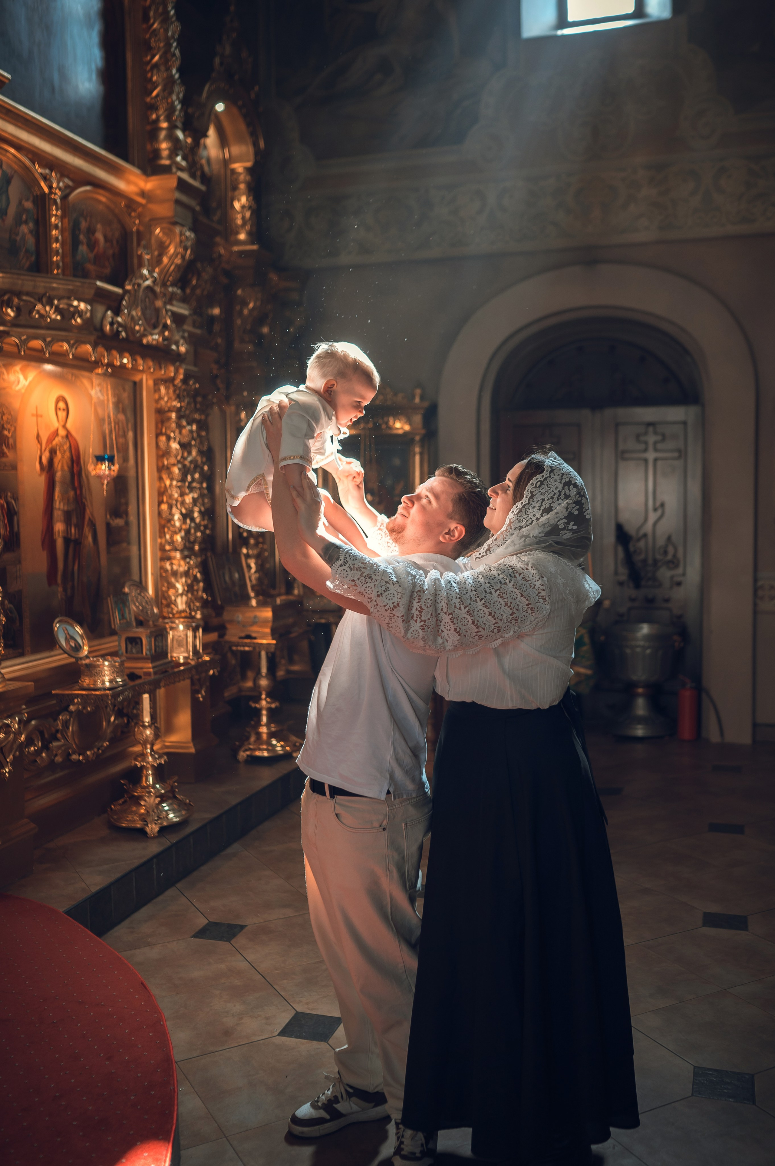 Уара крещение Лазоря Ярослава. Фотограф Алёна Мил