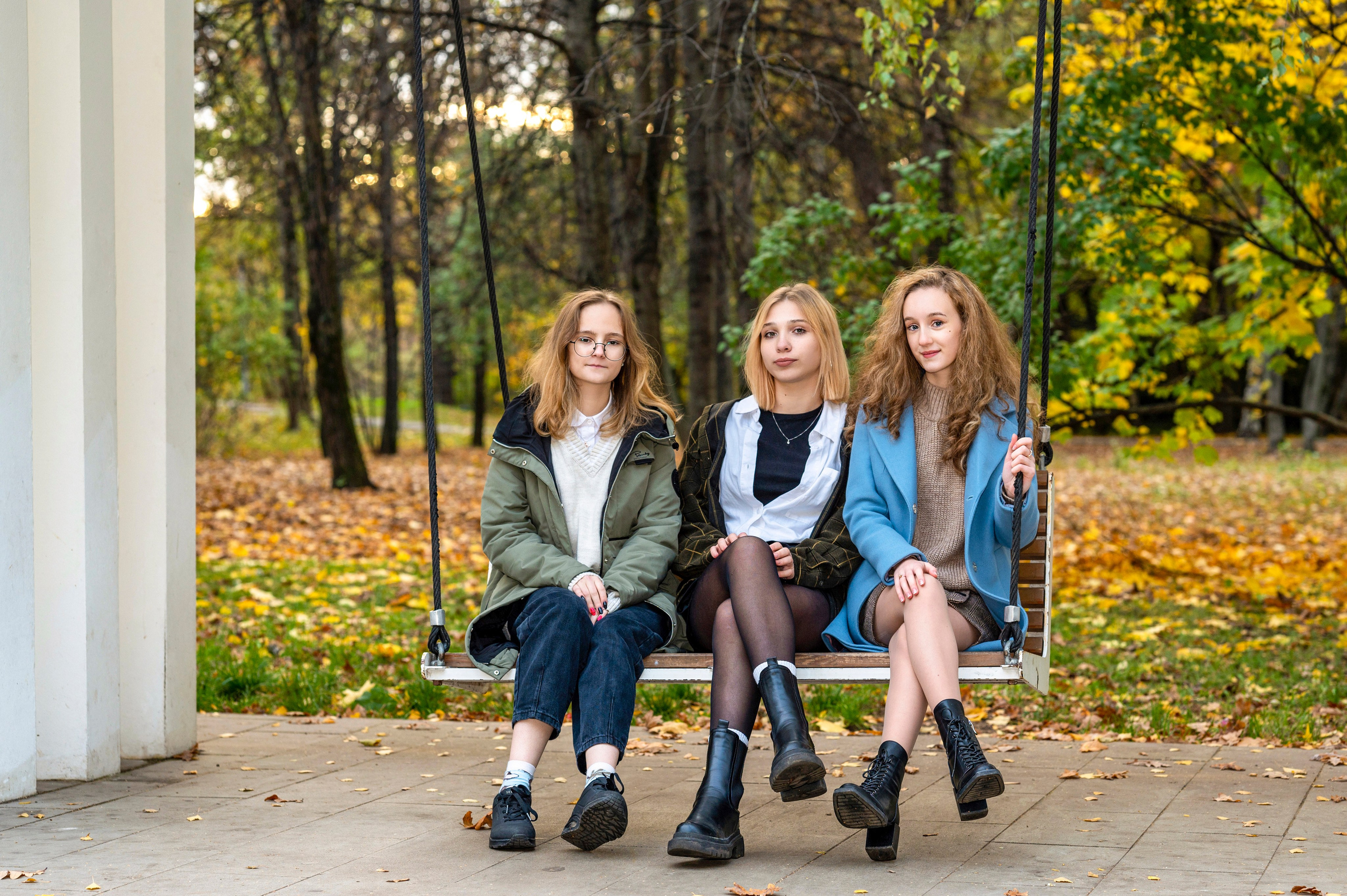 Осенняя фотосессия в парке 9-А класс Школа 953. Детский и семейный фотограф г. Москва Оксана Катаджи