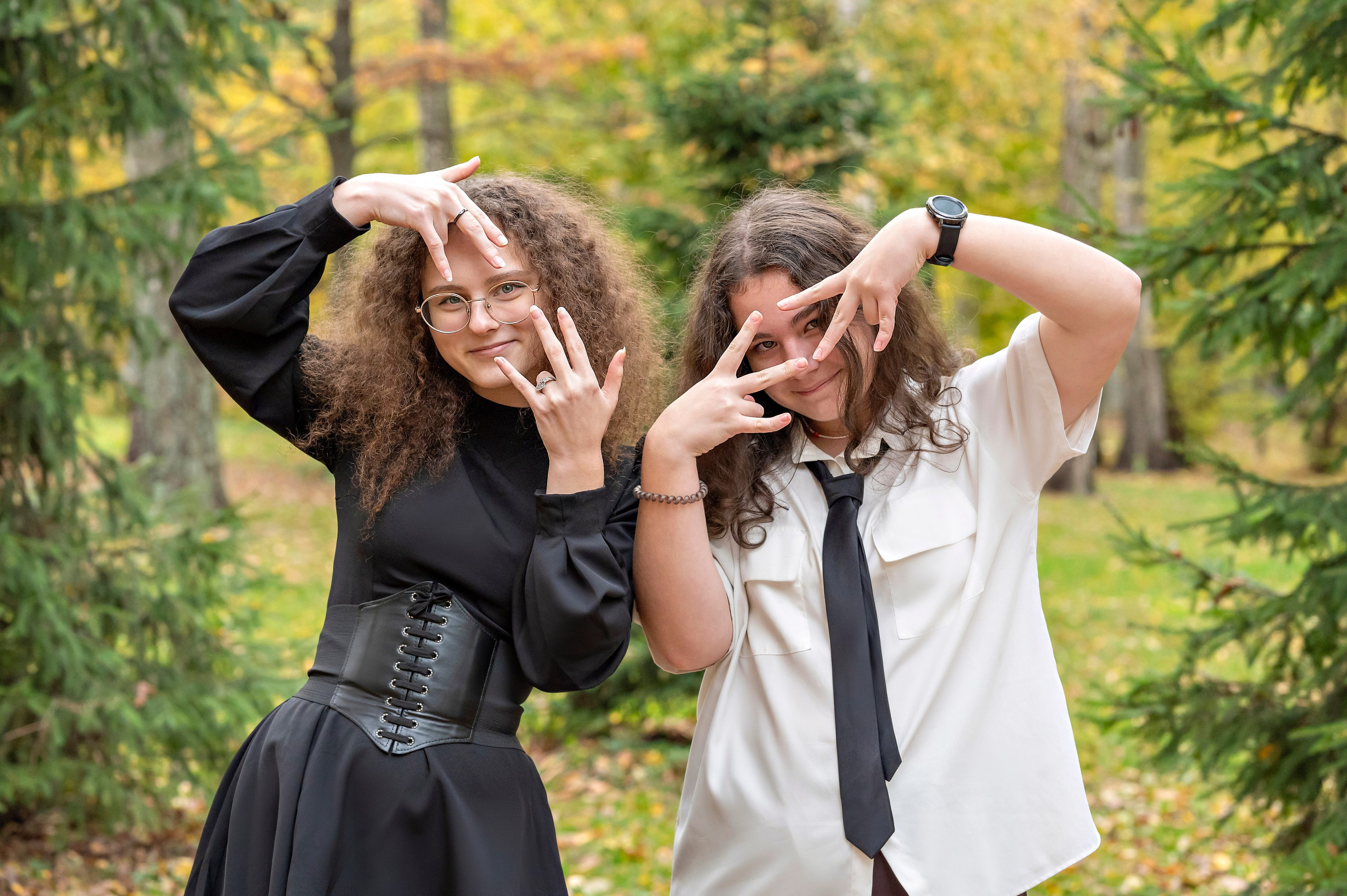 Осенняя фотосессия в парке 9-А класс Школа 953. Детский и семейный фотограф г. Москва Оксана Катаджи