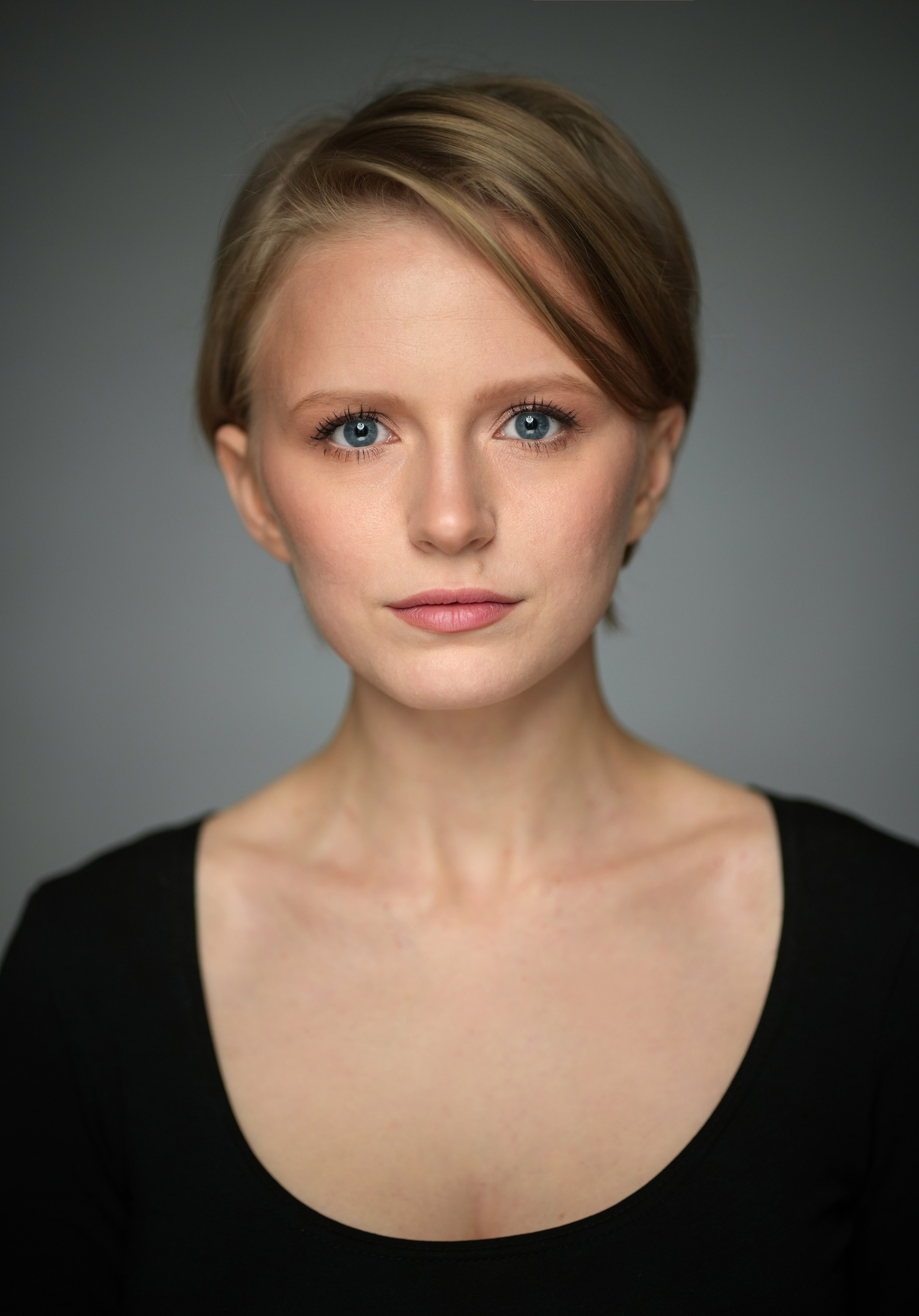 Актриса Дарья Веселова. Портретная съемка в Москве, студийный фотограф Игорь Фомин