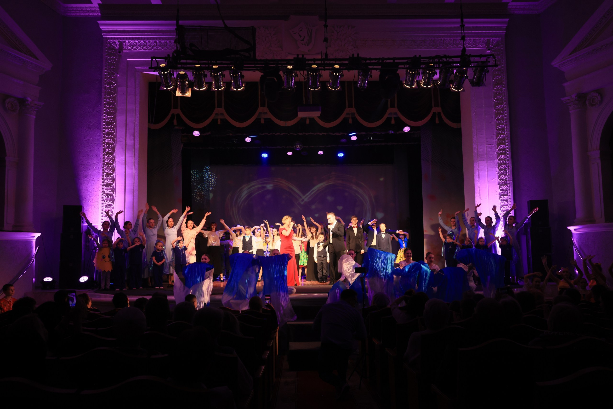 Концерт к 8 Марта в ДК «Металлург» г. Тула. Фотограф в Туле Крупский АнДРей. Фотостудия «КАДР71» в Туле