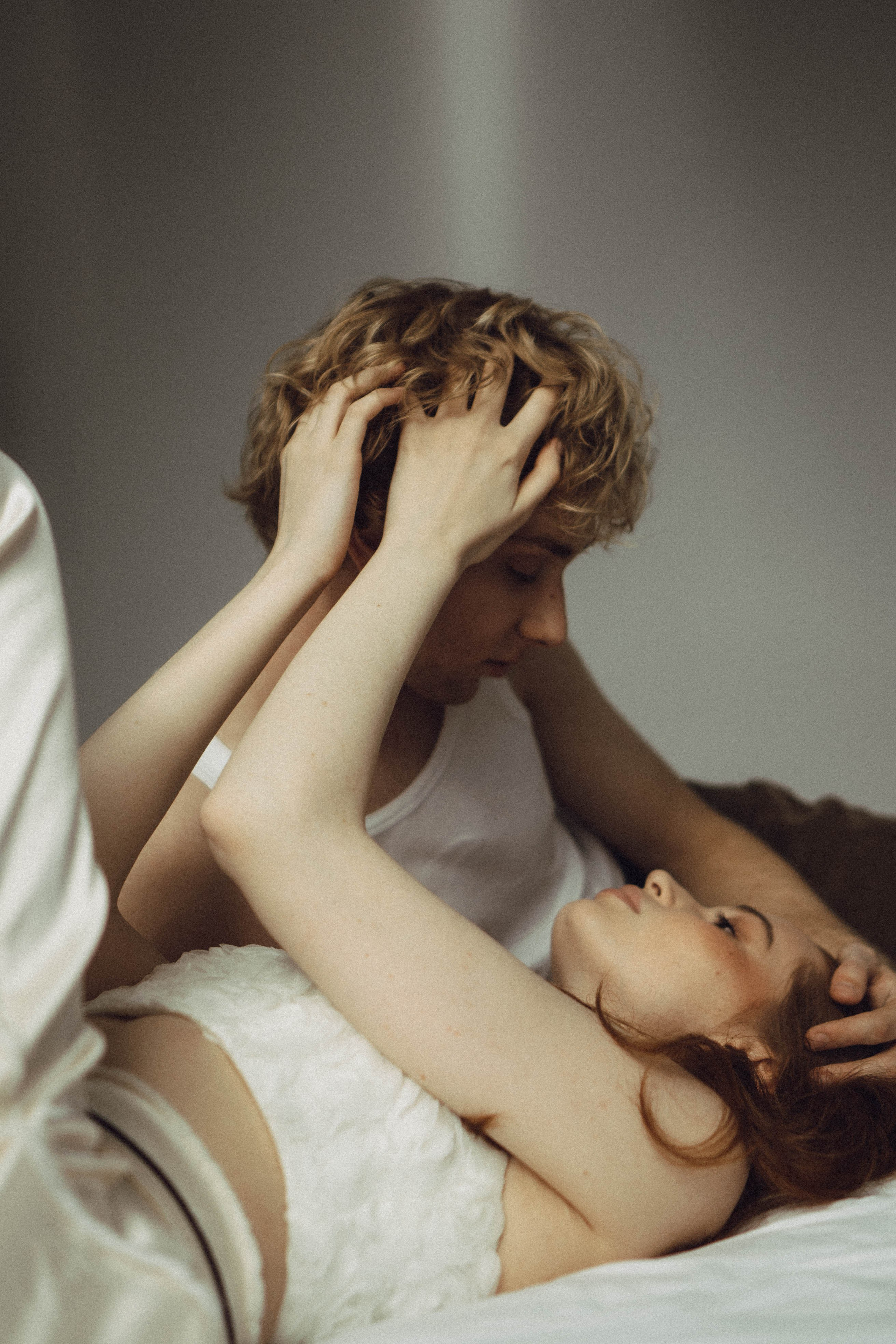 СВАДЕБНАЯ СЬЕМКА В ОТЕЛЕ. СБОРЫ ЖЕНИХА И НЕВЕСТЫ И ТАКЖЕ ТОР И ПОДГОТОВКА К ПРОГУЛКЕ. Профессиональный фотограф, Санкт-Петербург — Виктория Богомолова