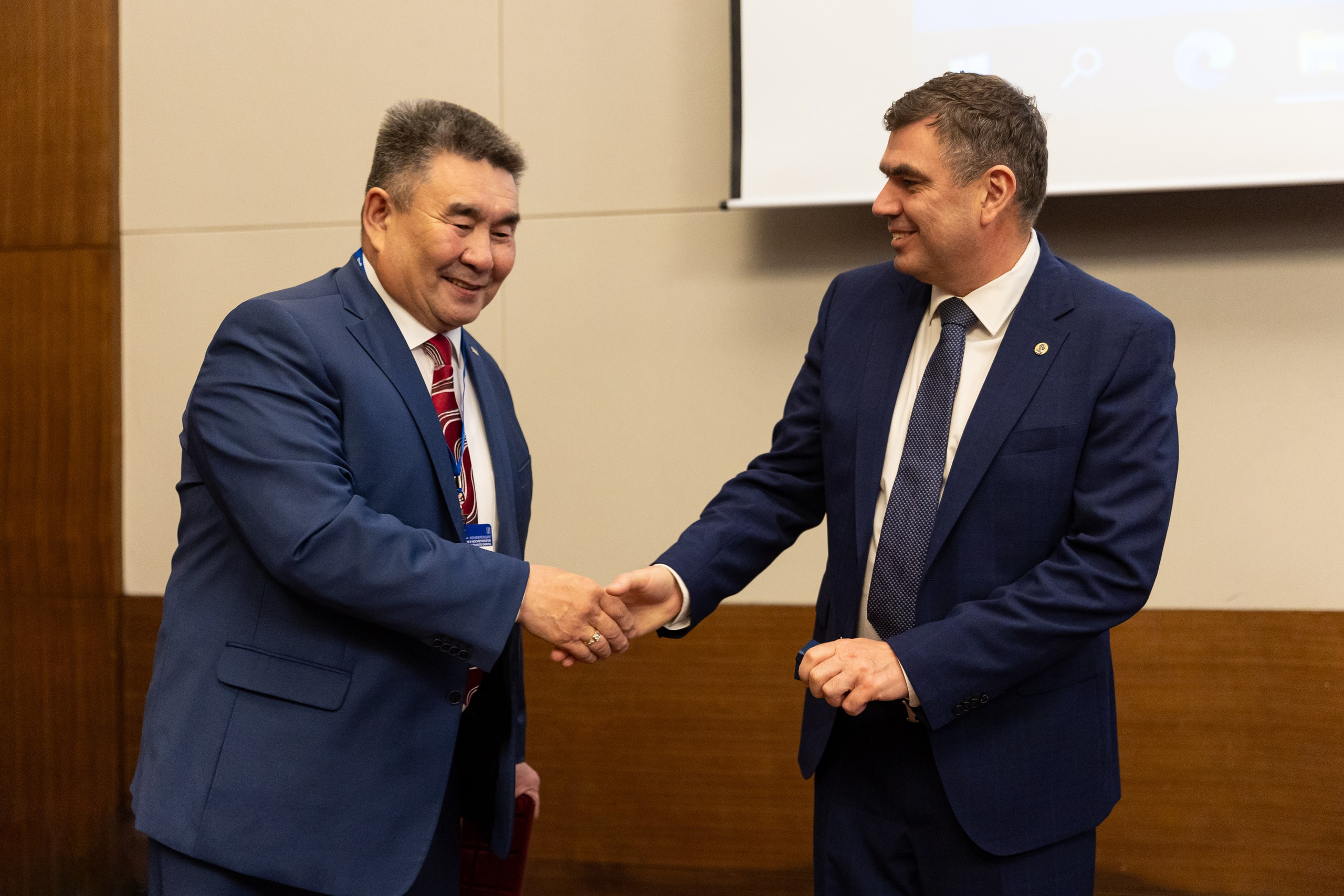 Конференция дерматовенерологов ДФО. Репортажный и студийный фотограф во Владивостоке Дударева Софья