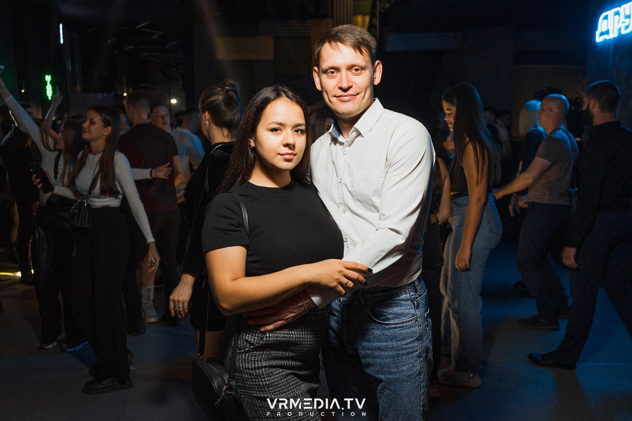 Бумажный дом в баре «Друзья»