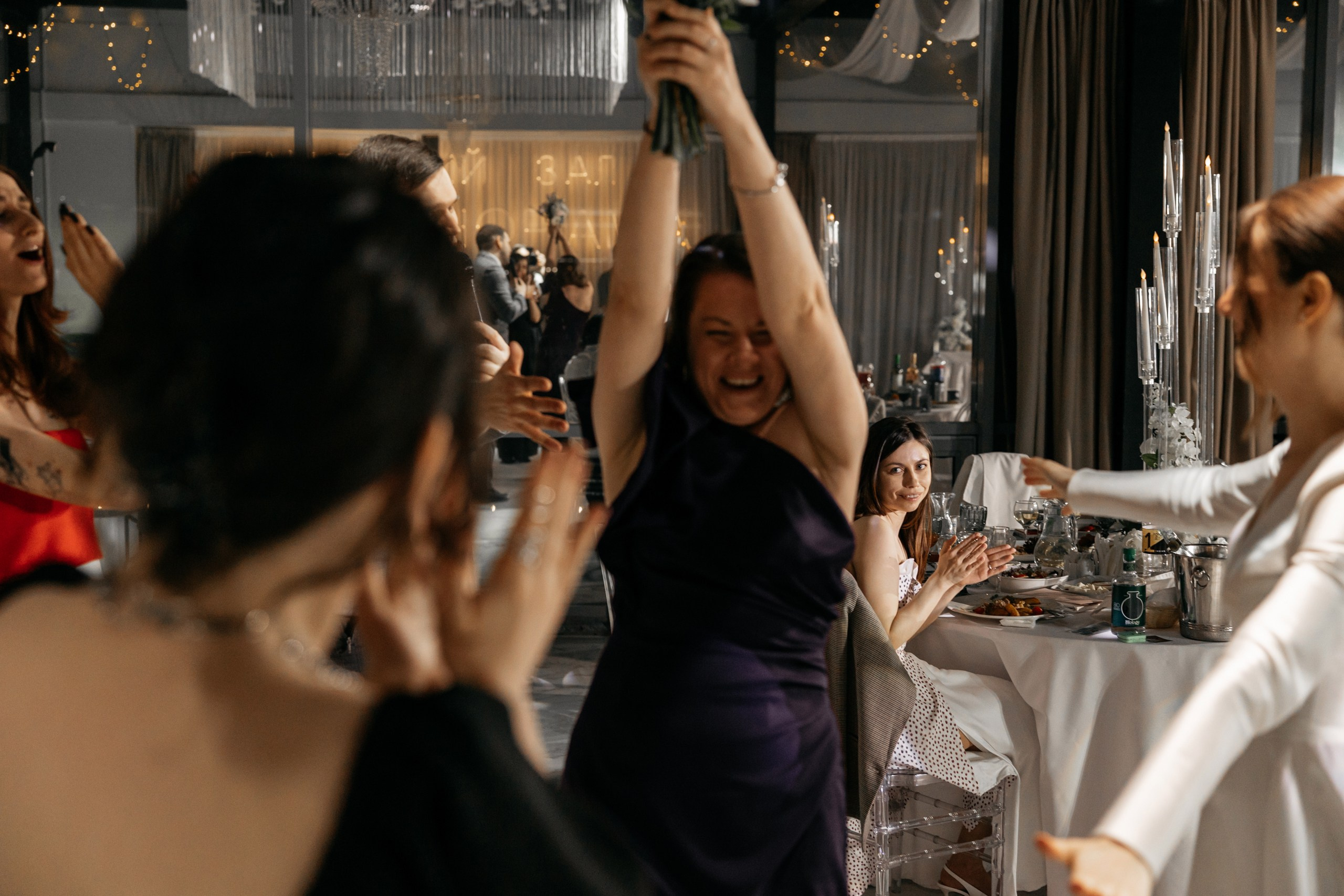 Свадебная фотосессия банкета. Свадебный и Семейный Фотограф в Гатчине и Санкт-Петербурге Виктория