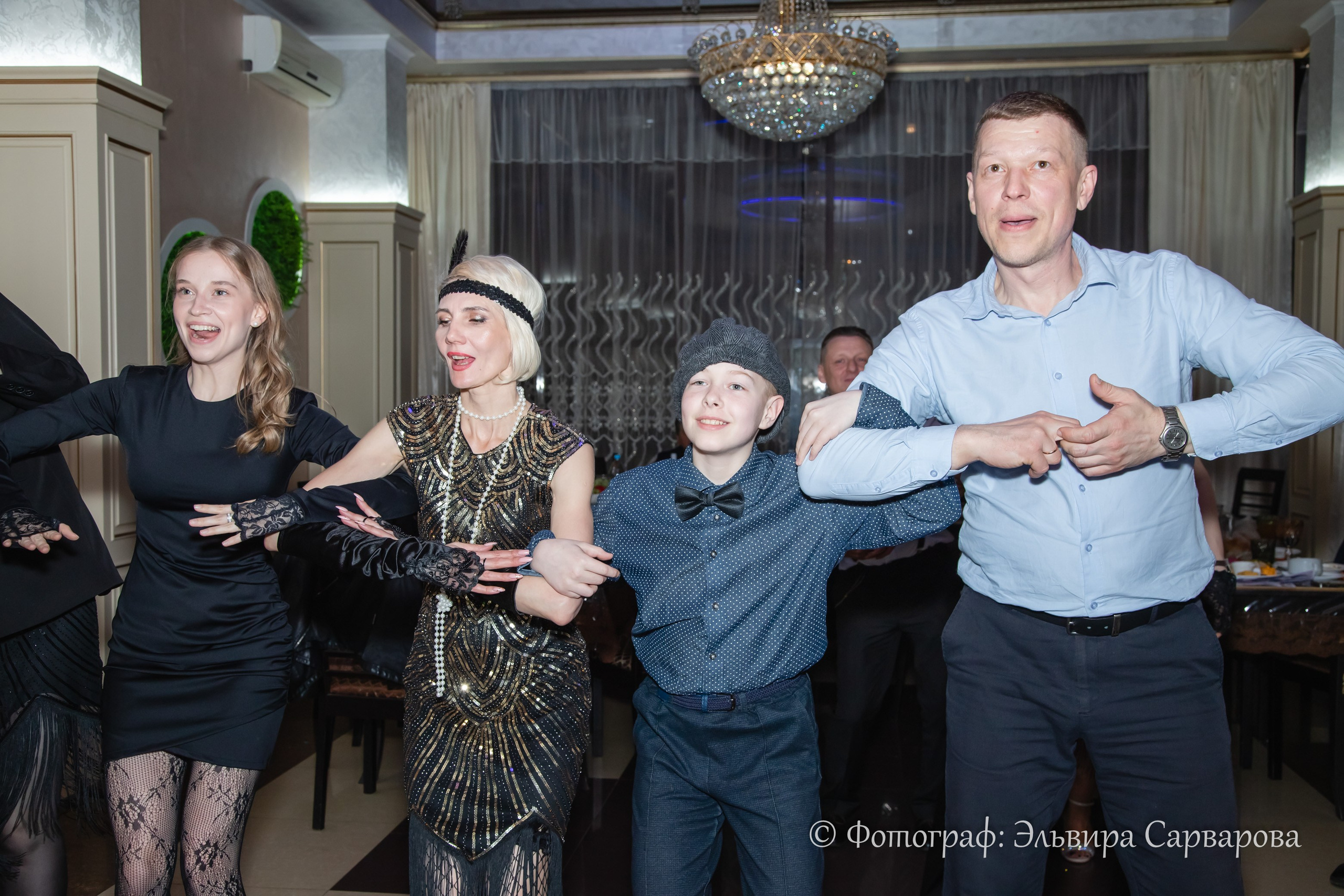 Гангстерская вечеринка в стиле 1920-х. Репортажный Фотограф