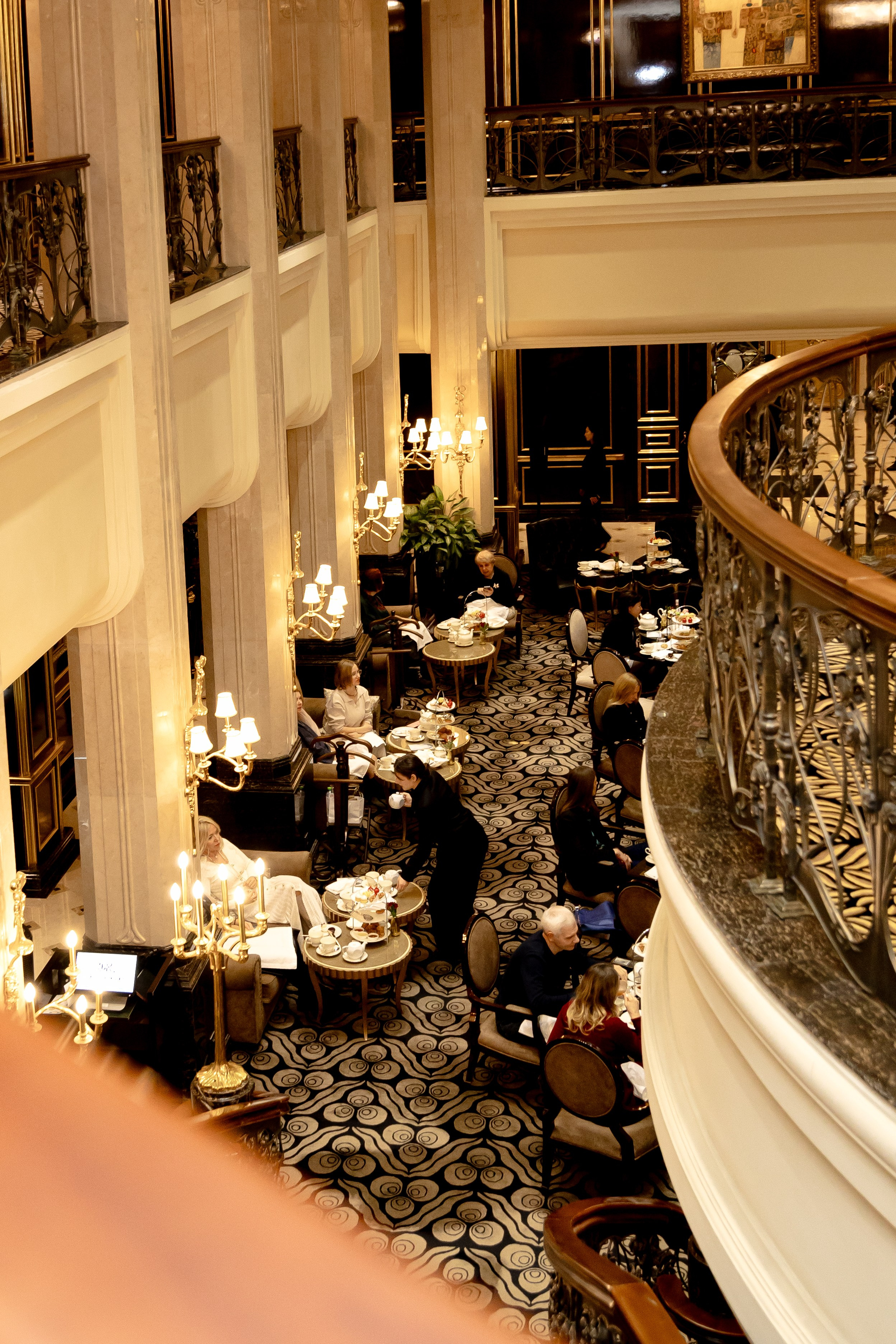 Чайная церемония в отеле «ST REGIS MOSCOW». Свадебный/Портретный фотограф снимаю в Москве