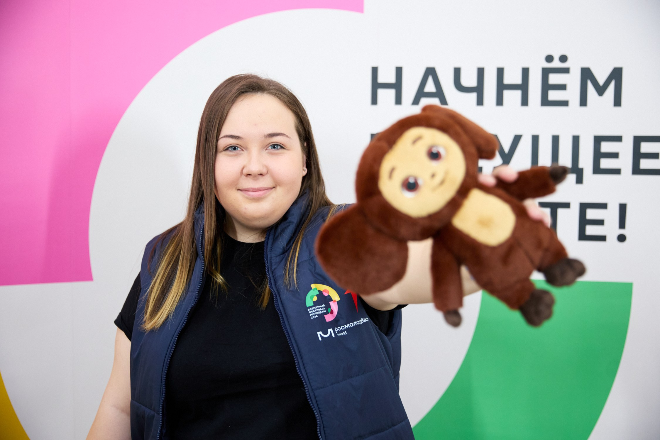 Обучение волонтеров Всемирного фестиваля молодежи. Репортажный фотограф во Владивостоке