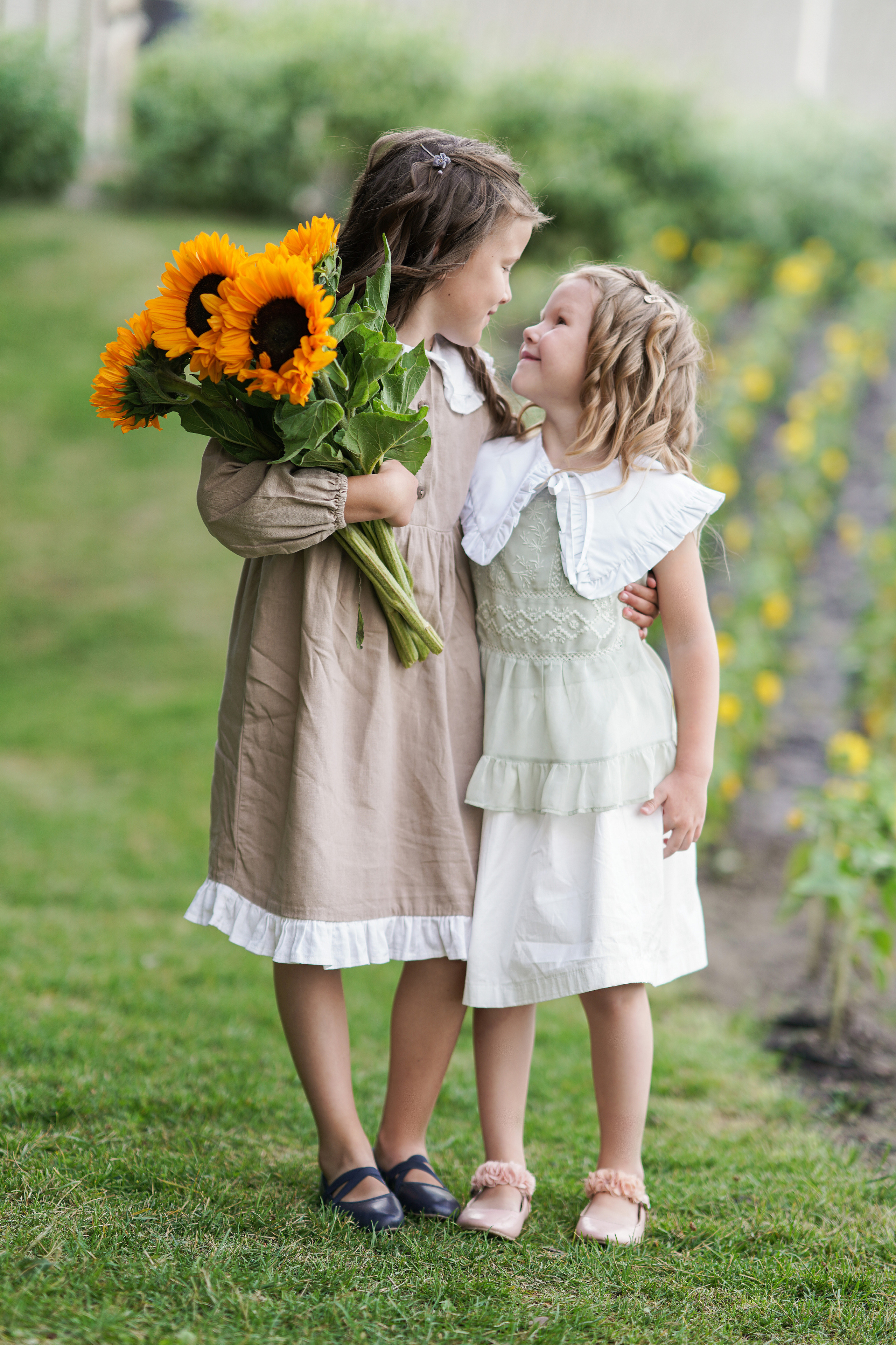 Семейная фотосессия с подсолнухами. Главная
