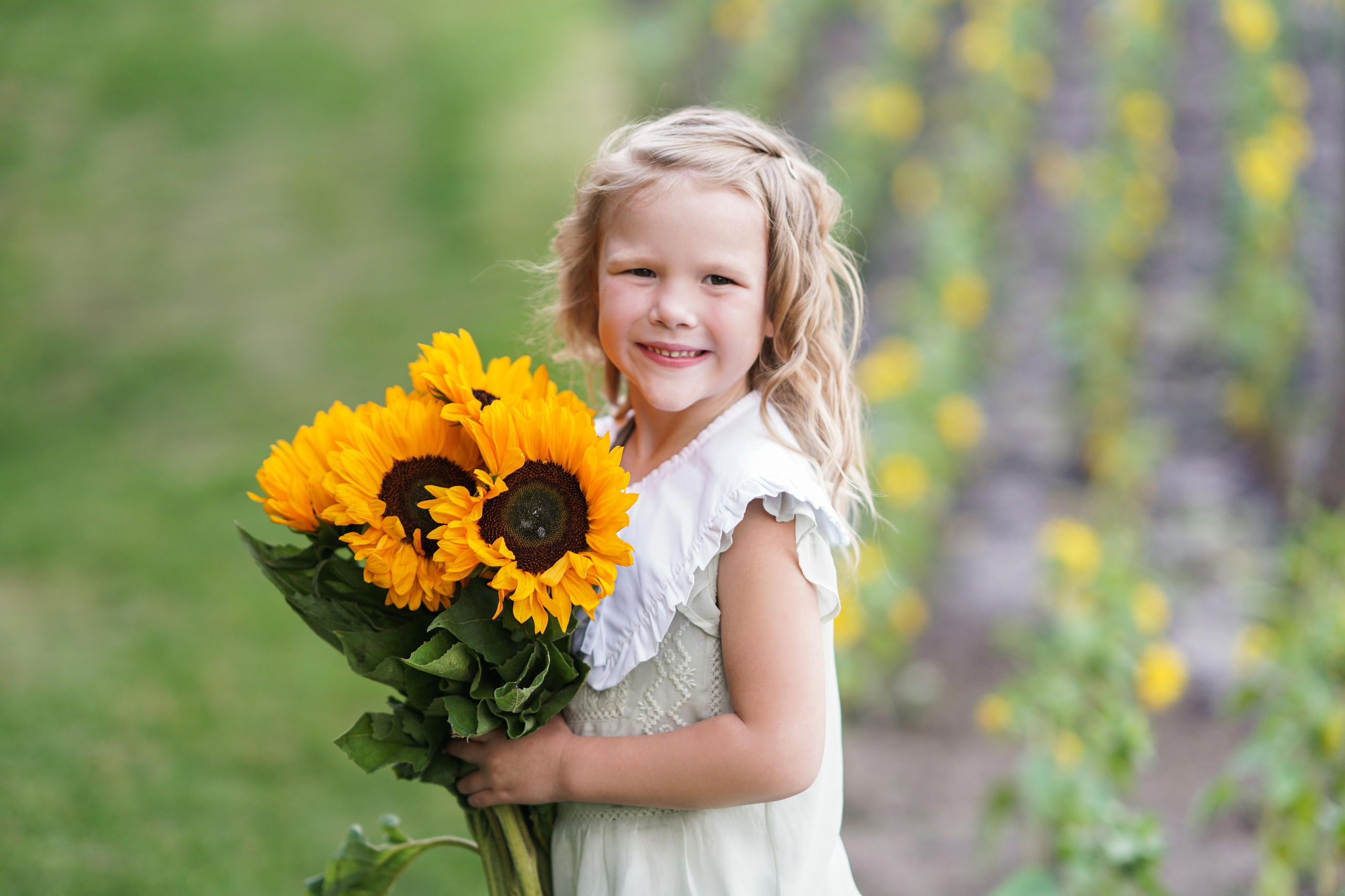 Семейная фотосессия с подсолнухами. Главная