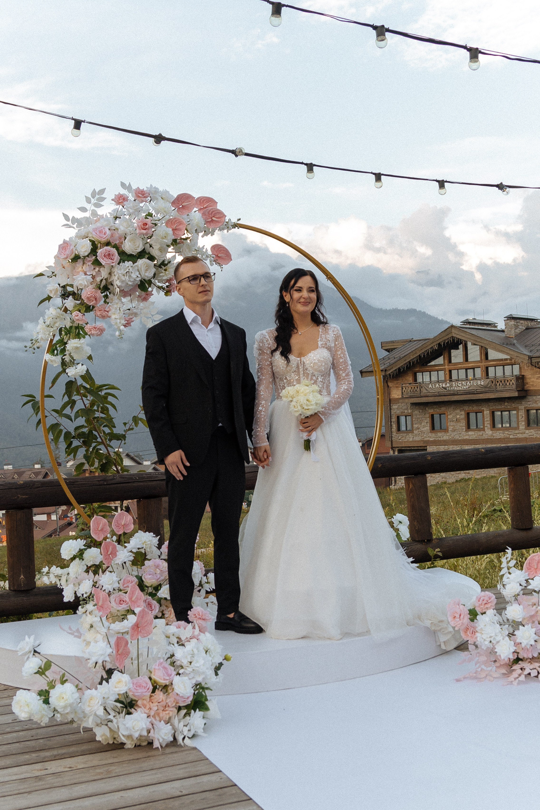 Свадебная Фотосессия в горах Сочи Красной поляны. Фотограф Сочи Адлер Сириус Красная поляна Олеся Минив