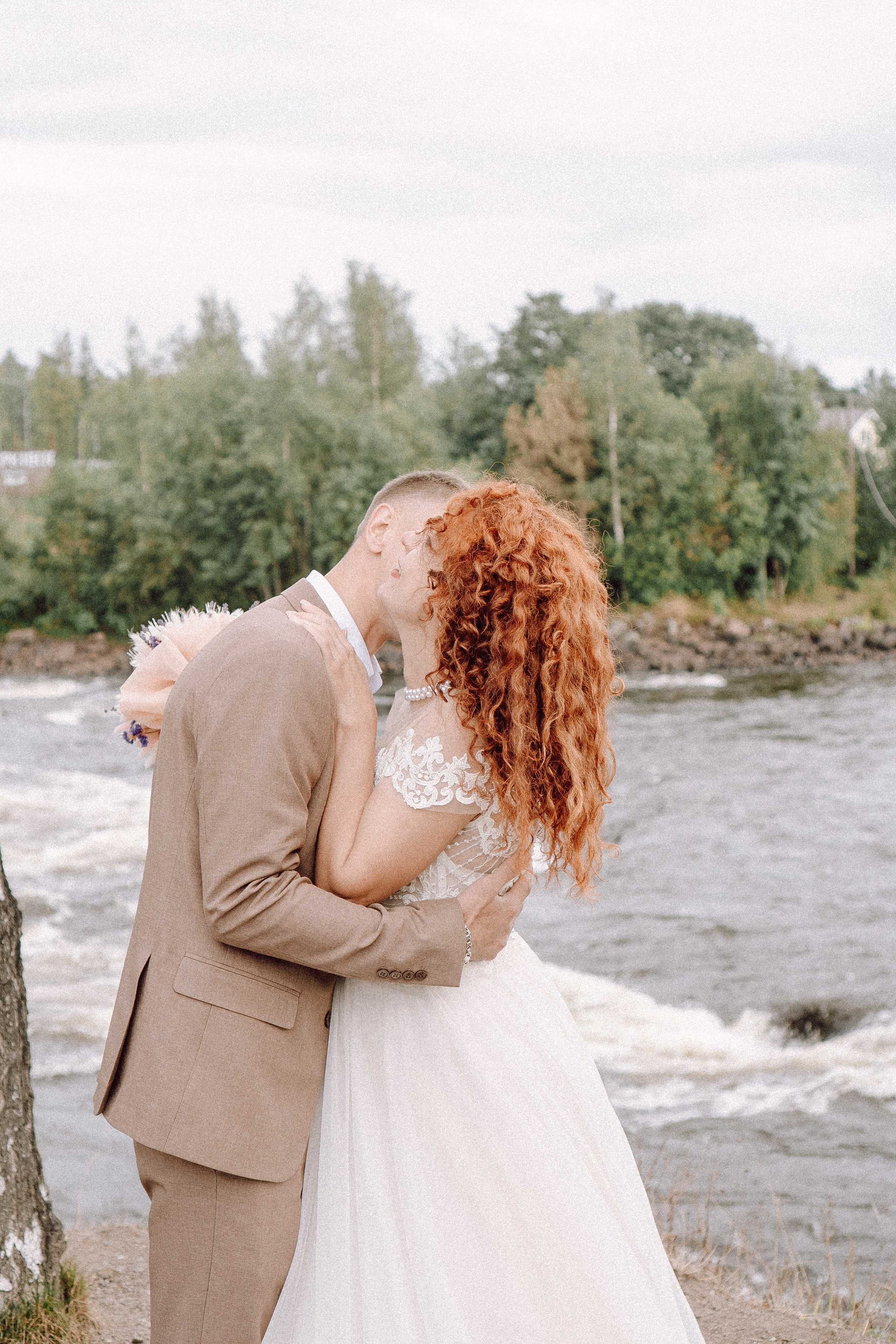 СВАДЕБНАЯ ФОТОСЕССИИЯ ПАРЫ В ГОРОДЕ ПРИОЗЕРСК В СОСНОВОМ ЛЕСУ И С ПИКАПОМ. Профессиональный фотограф, Санкт-Петербург — Виктория Богомолова