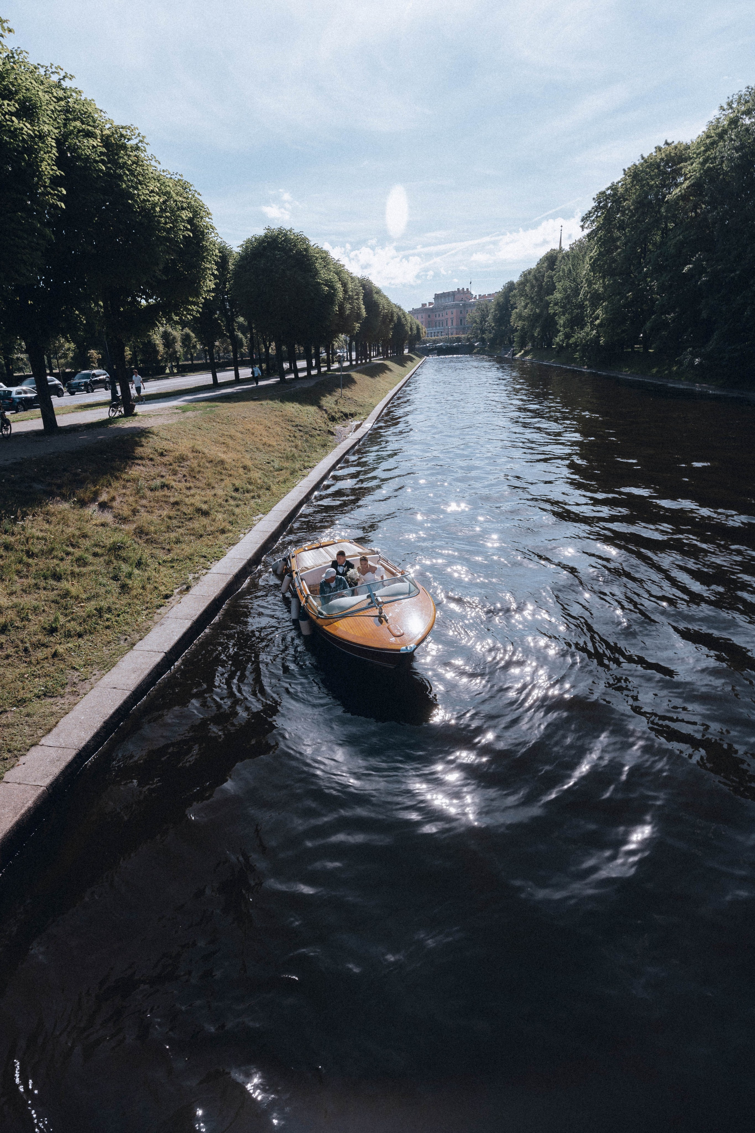 СВАДЕНБНАЯ СЬЕМКА НА КАТЕРЕ ПО КАНАЛАМ САНКТ-ПЕТЕРБУРГА И В АКВАТОРИИ НЕВЫ. Профессиональный фотограф, Санкт-Петербург — Виктория Богомолова