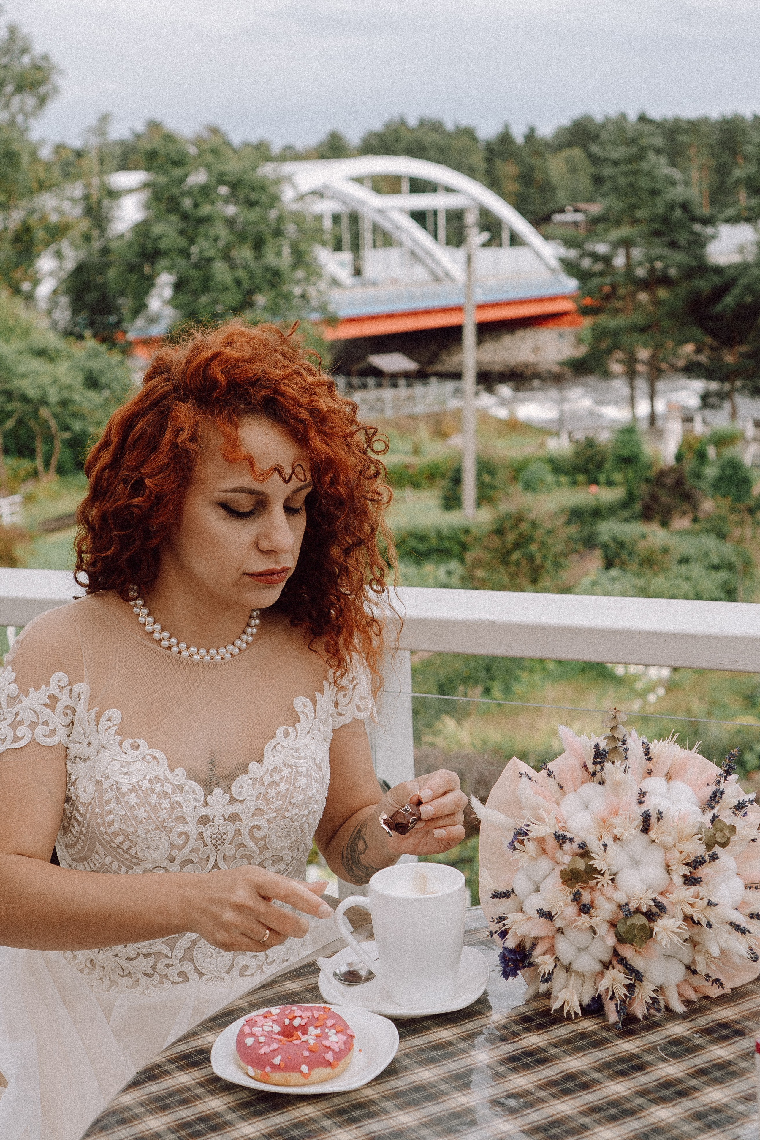 СВАДЕБНАЯ ФОТОСЕССИИЯ ПАРЫ В ГОРОДЕ ПРИОЗЕРСК В СОСНОВОМ ЛЕСУ И С ПИКАПОМ. Профессиональный фотограф, Санкт-Петербург — Виктория Богомолова