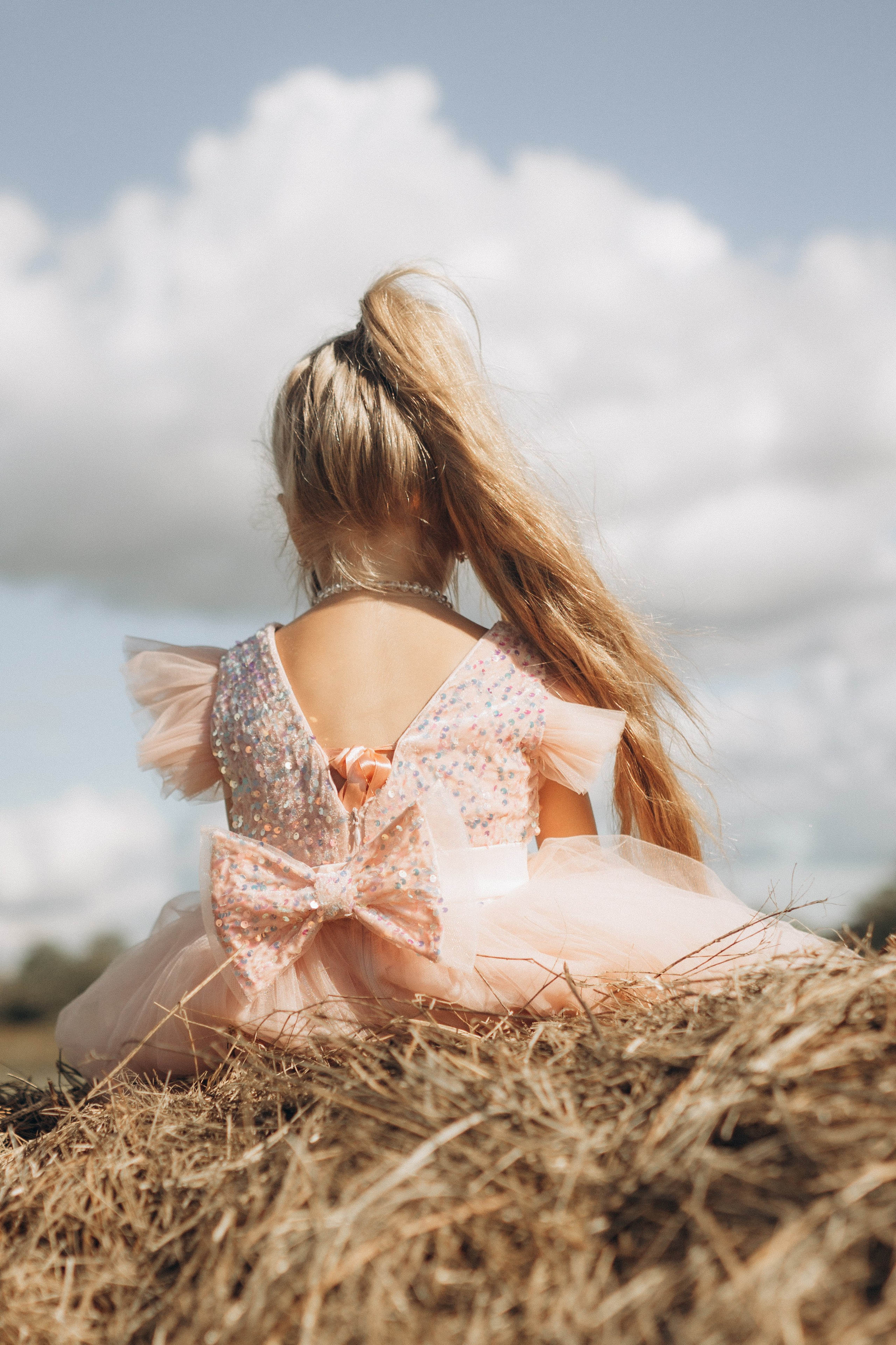 Вика и Миша на сене. Семейный фотограф lifestyle в Новосибирске Елена Шпилевая